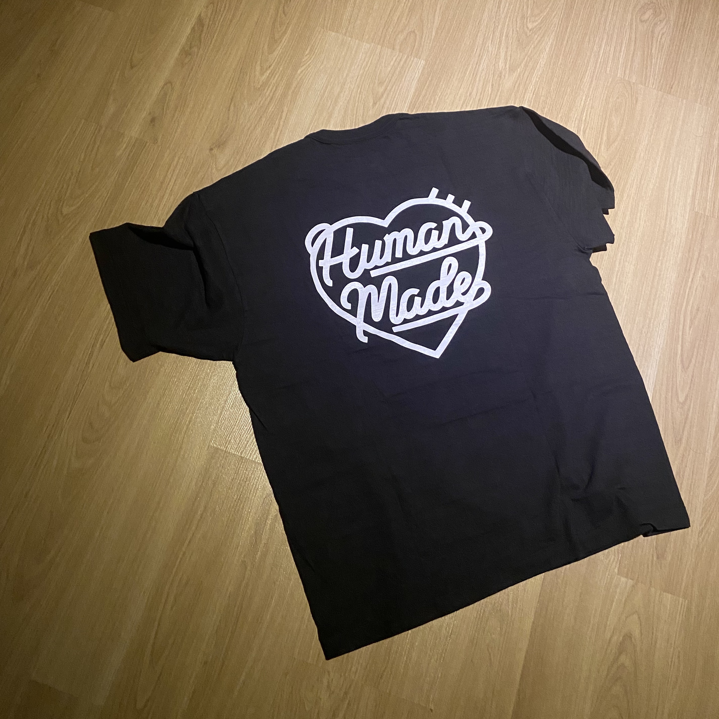Human Made Heart Badge T-Shirt Black 착용 스타일 - 2