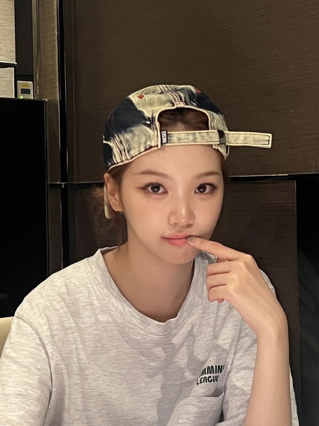 Diesel C-Seymon Treated Denim Baseball Cap Blue White 착용 스타일 - 1