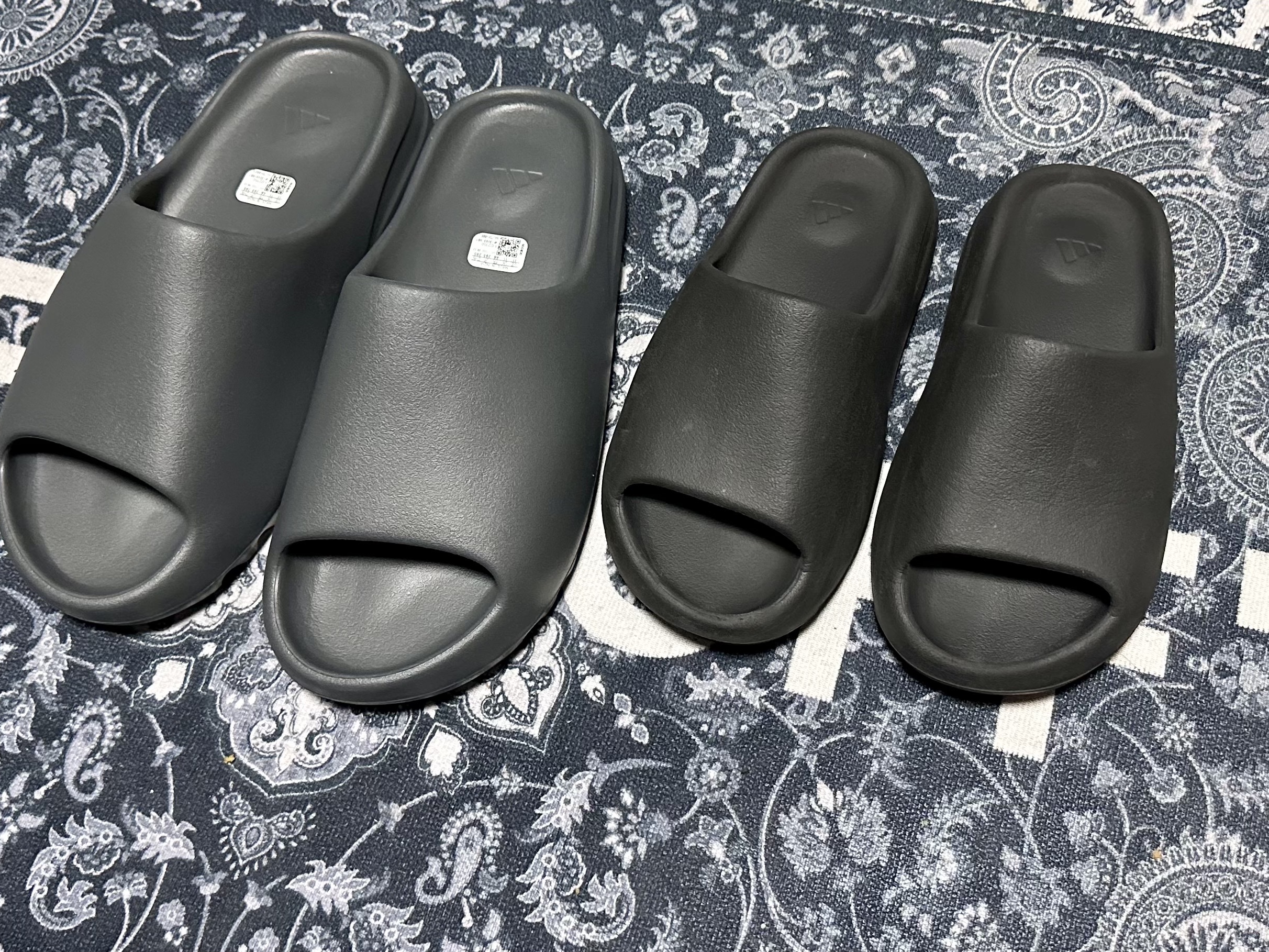 Adidas Yeezy Slide Slate Grey, Adidas Yeezy Slide Onyx 착용 스타일 - 3