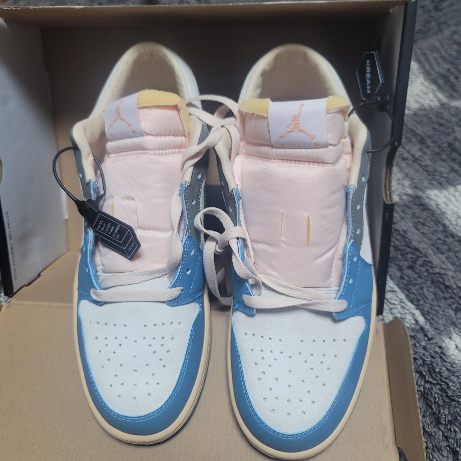 Jordan 1 Low SE Tokyo 96 착용 스타일
