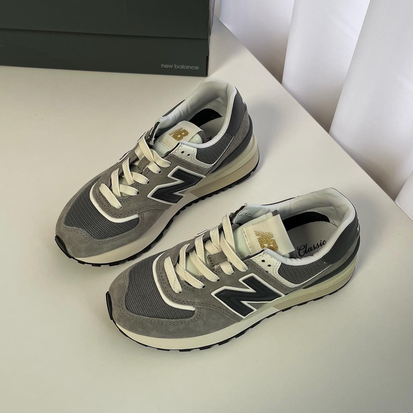 New Balance 574 Legacy Grey 착용 스타일 - 1