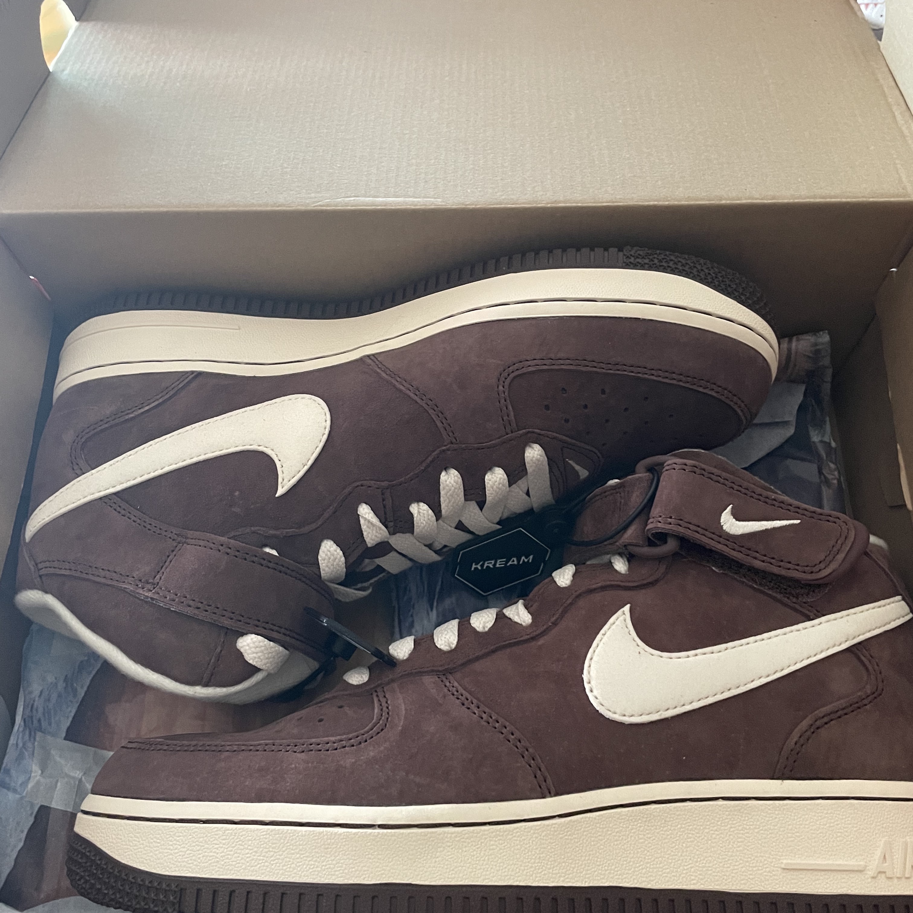 Nike Air Force 1 Mid '07 QS Chocolate 착용 스타일
