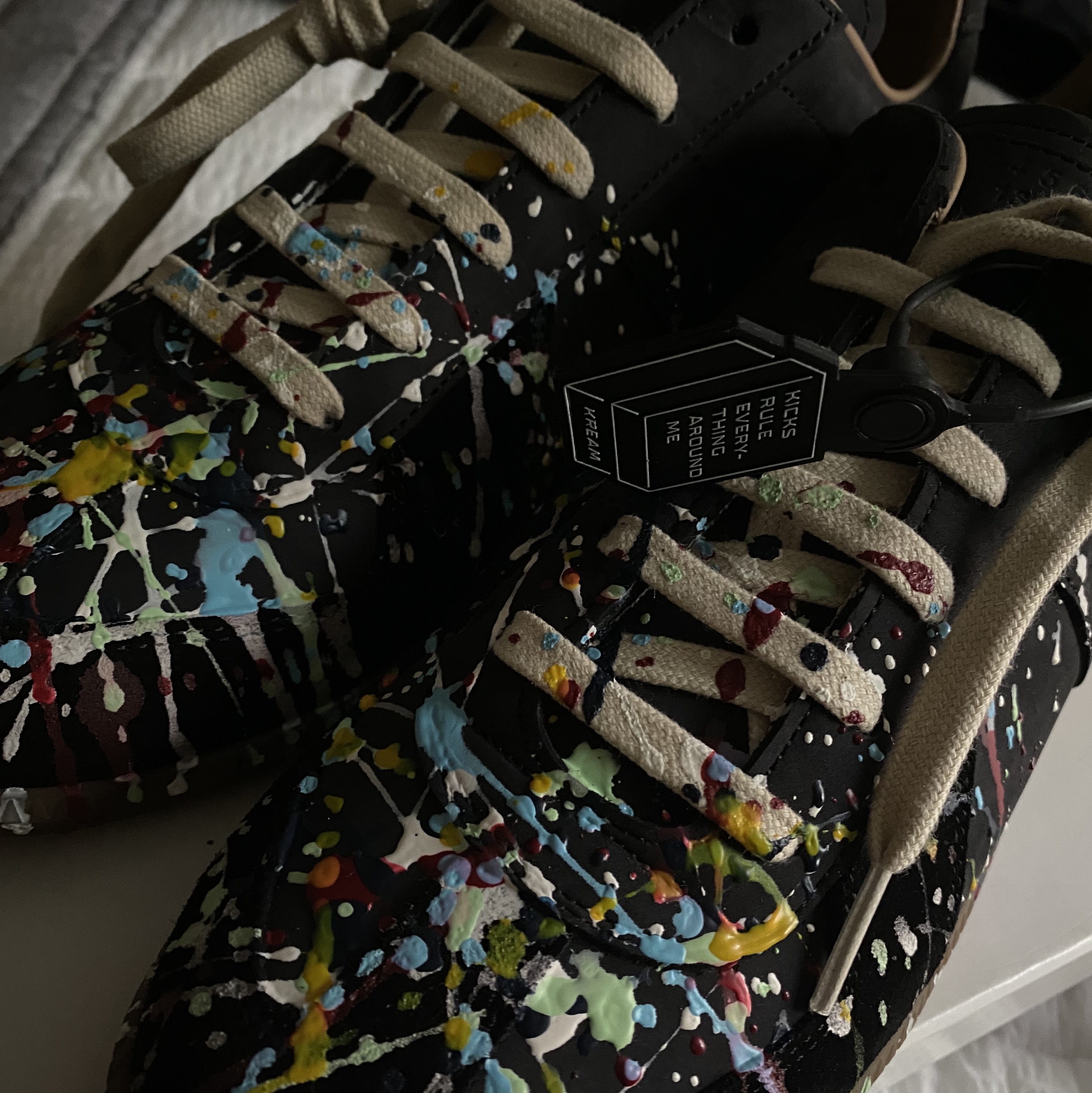 Maison Margiela Replica Jazz Club Eau De Toilette 30ml, Maison Margiela Replica Paint Drop Sneakers Black 착용 스타일 - 2