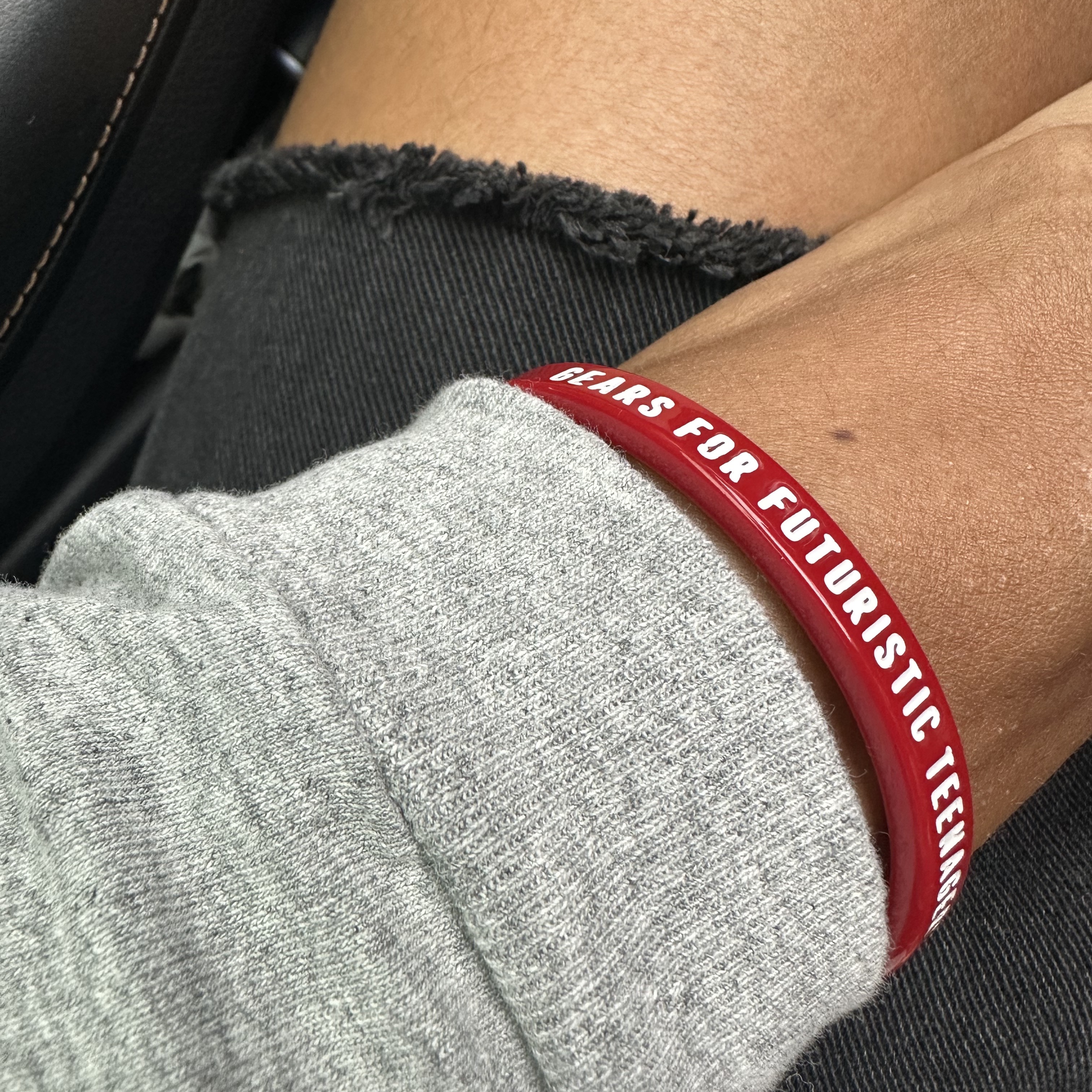 Human Made Acrylic Bangle #1 Red 착용 스타일