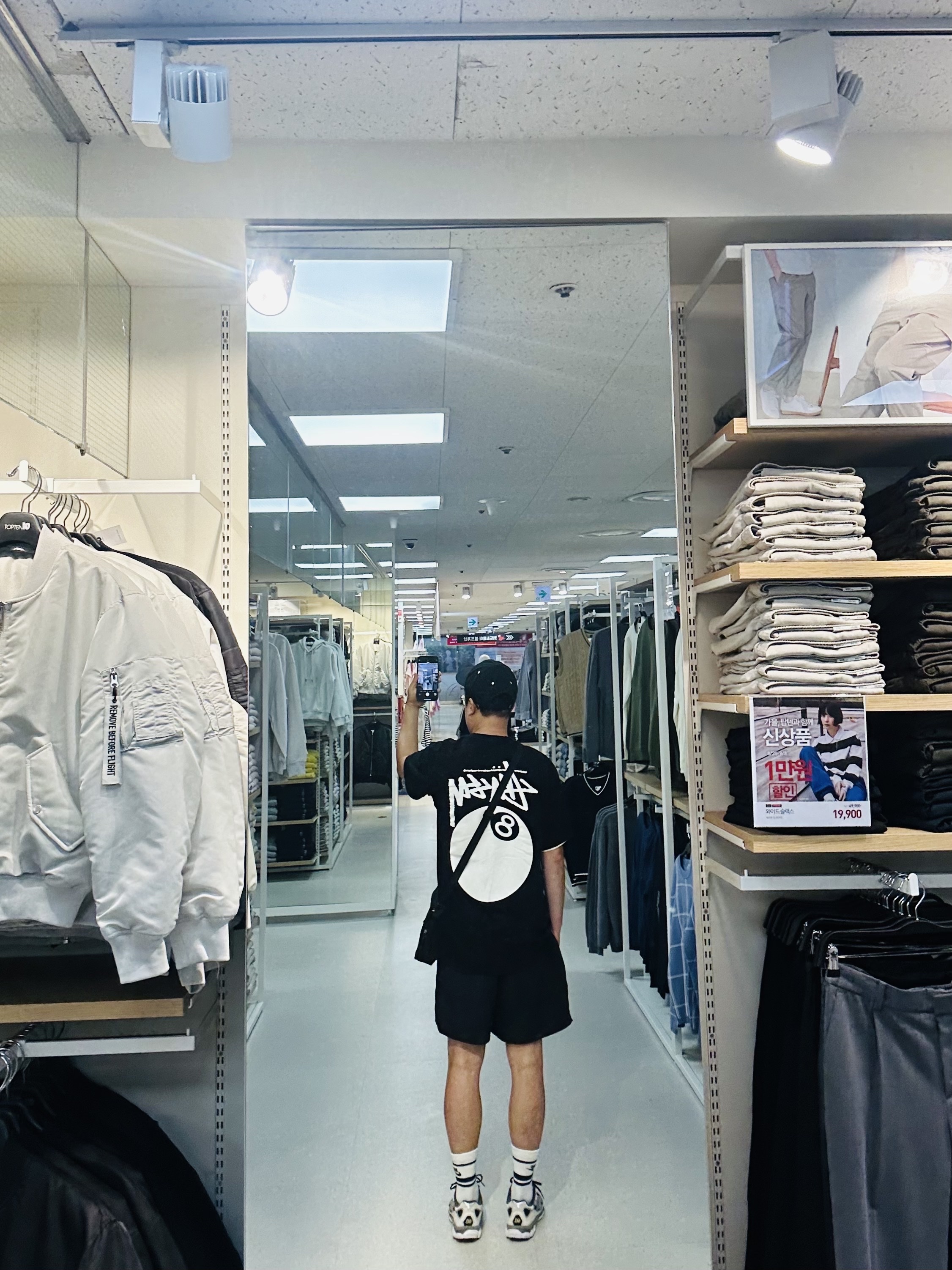 Stussy Bent Crown Low Pro Cap Black, Stussy 8 Ball T-Shirt Black - 21SS 착용 스타일 - 2