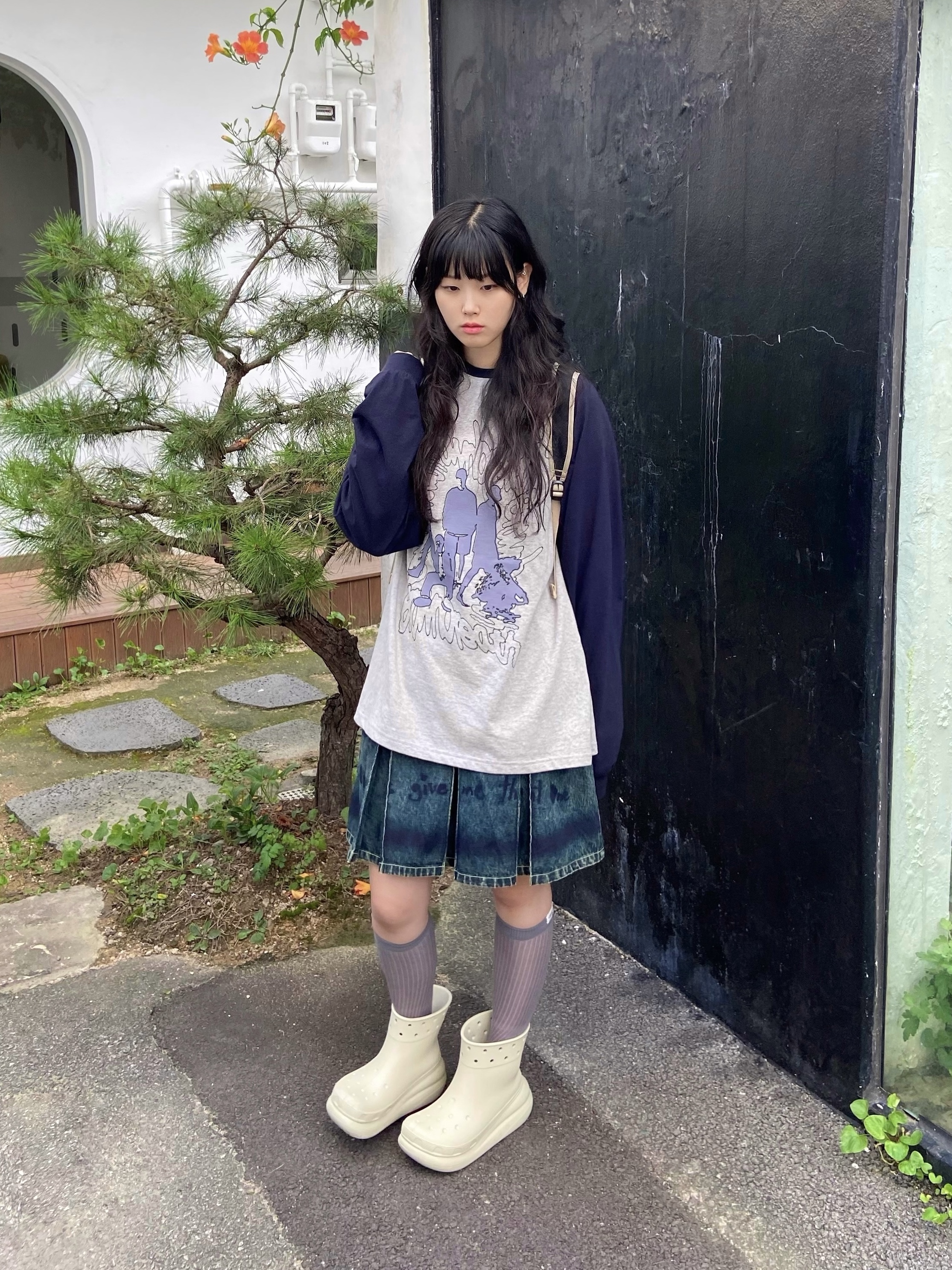 Arc'teryx Heliad 10 Backpack Wicker, Crocs Classic Crush Boot Bone 착용 스타일 - 3