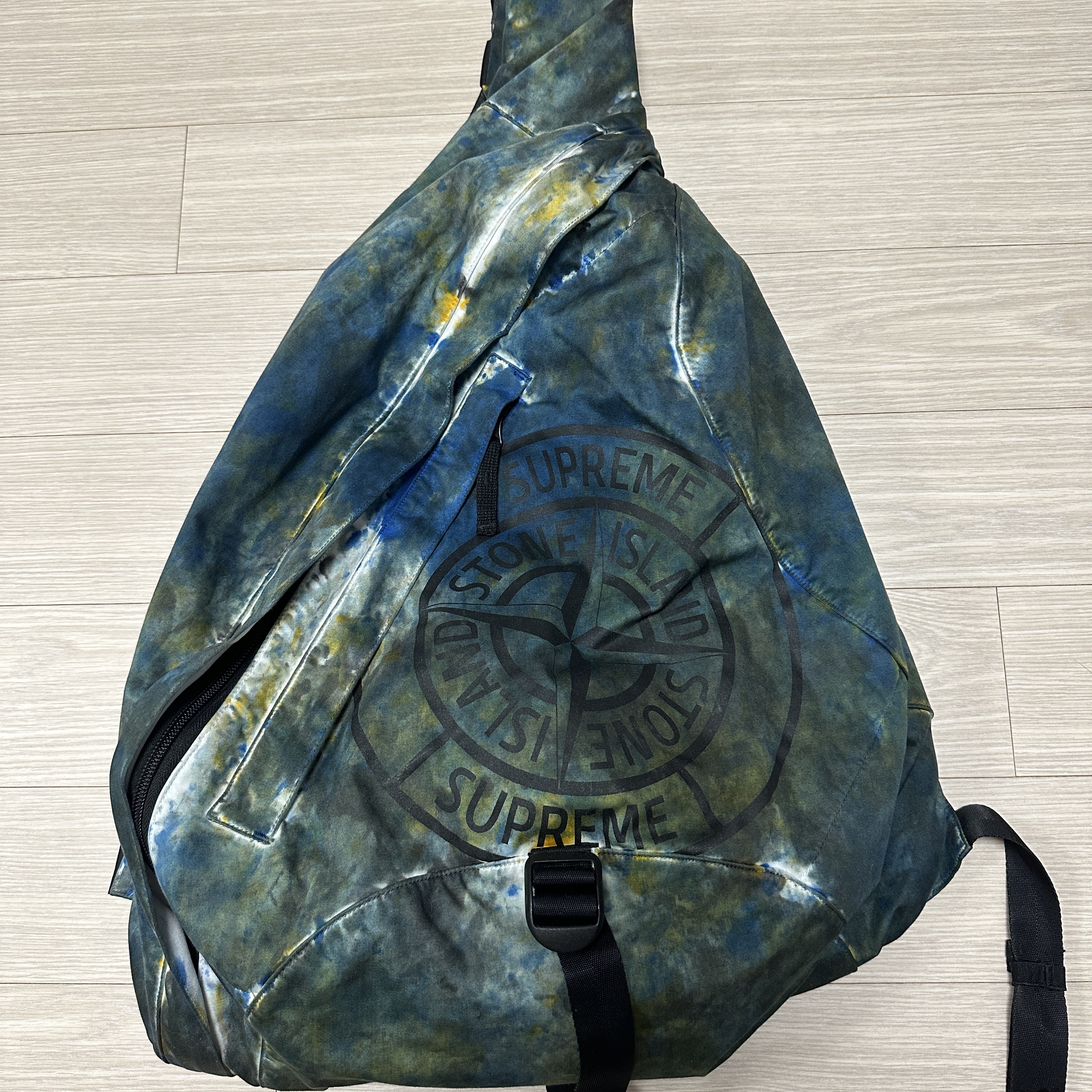 Supreme x Stone Island Painted Camo Nylon Shoulder Bag Dark Teal - 20FW 착용 스타일