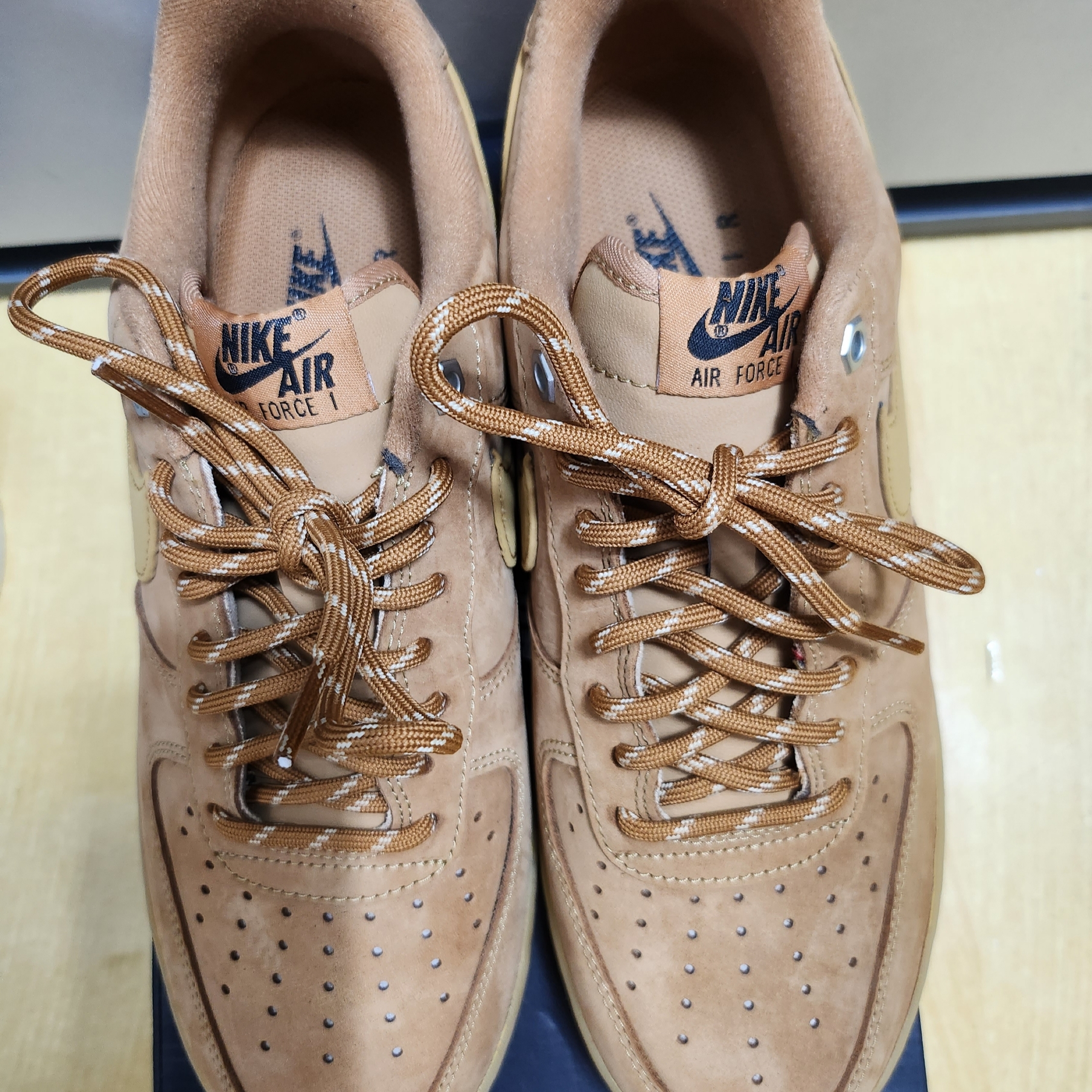 Nike Air Force 1 '07 WB Flax 착용 스타일