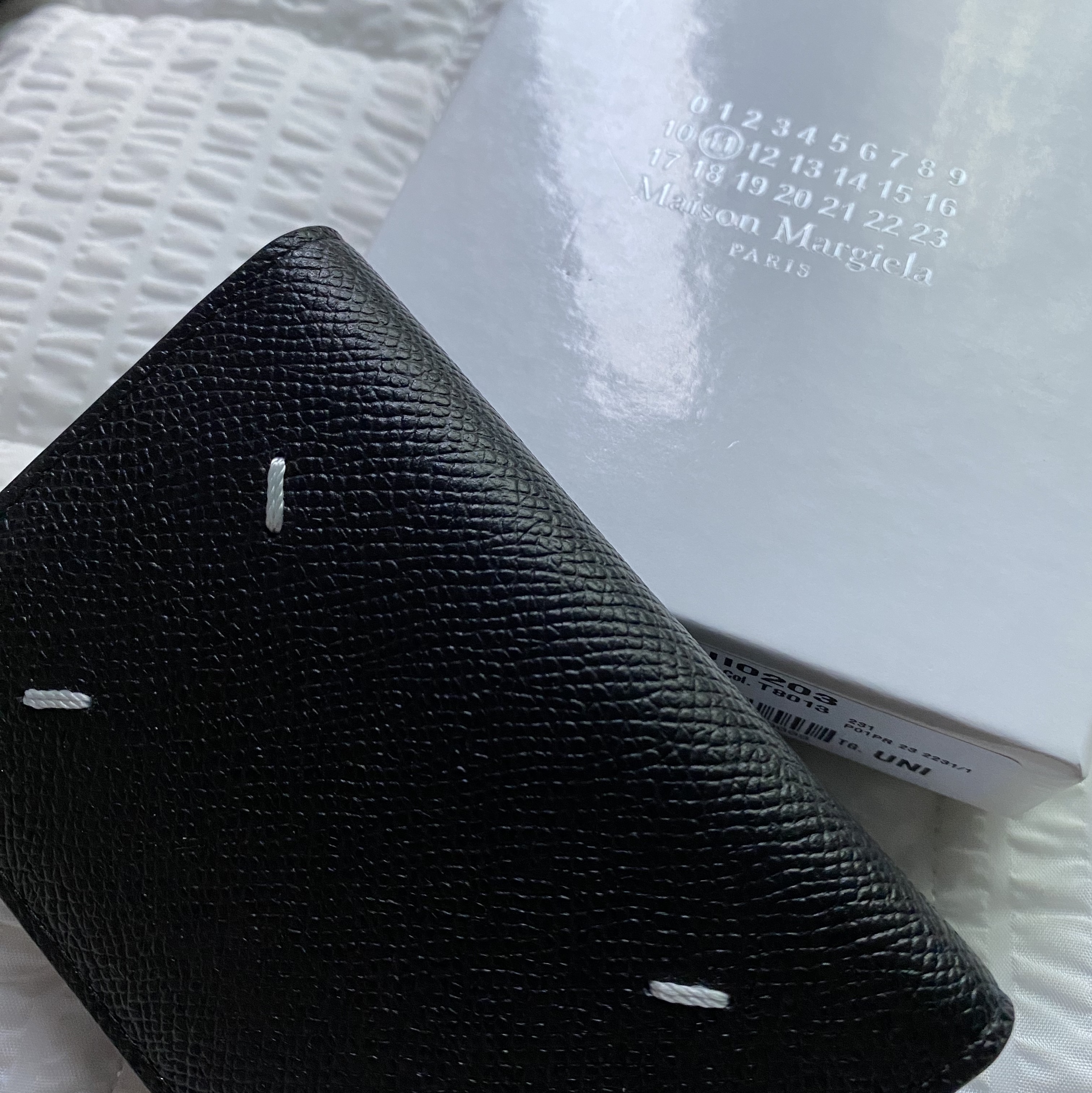 Maison Margiela Replica Jazz Club Eau De Toilette 30ml, Maison Margiela Replica Paint Drop Sneakers Black 착용 스타일 - 3