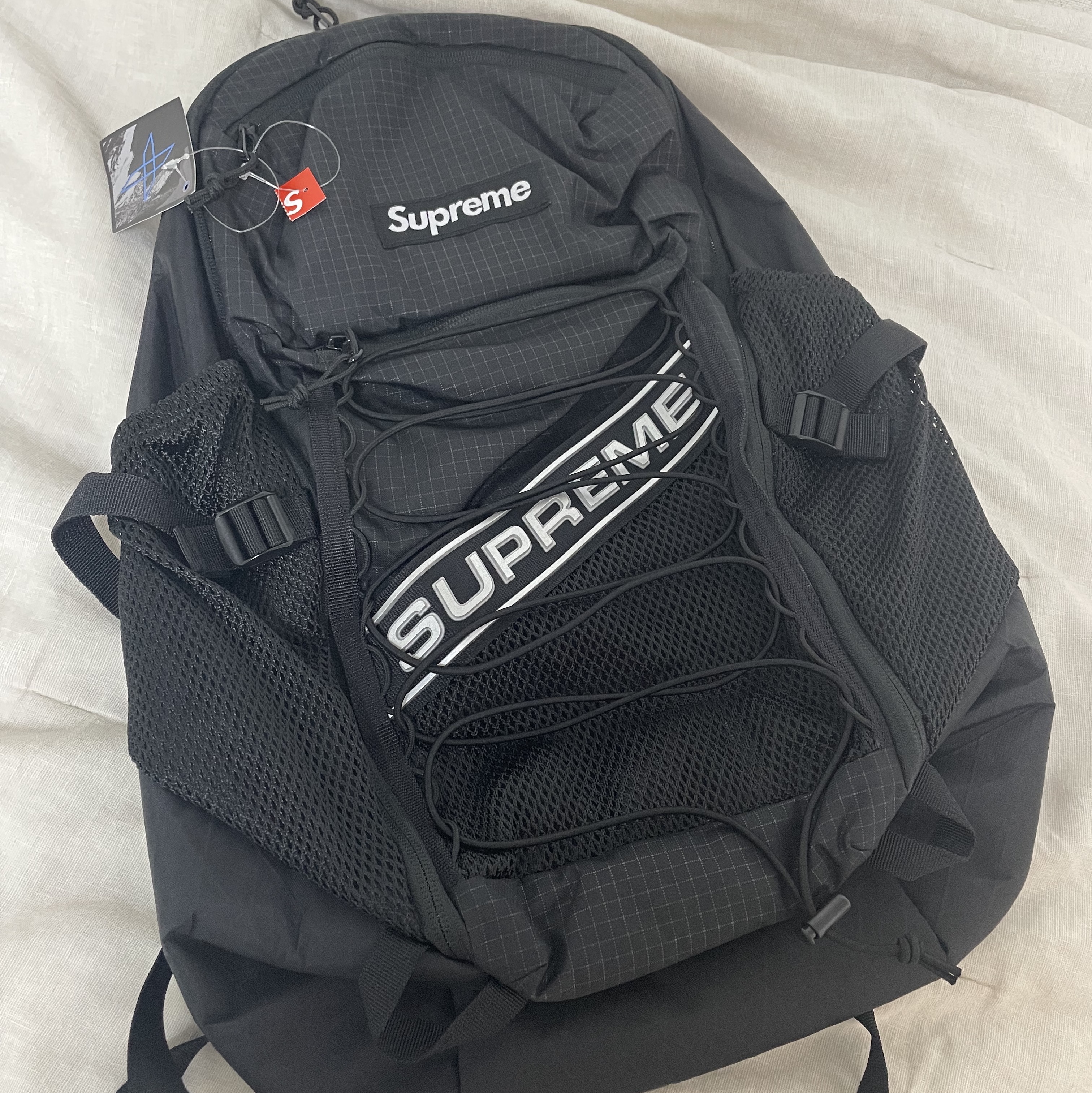Supreme Backpack Black - 23FW 착용 스타일