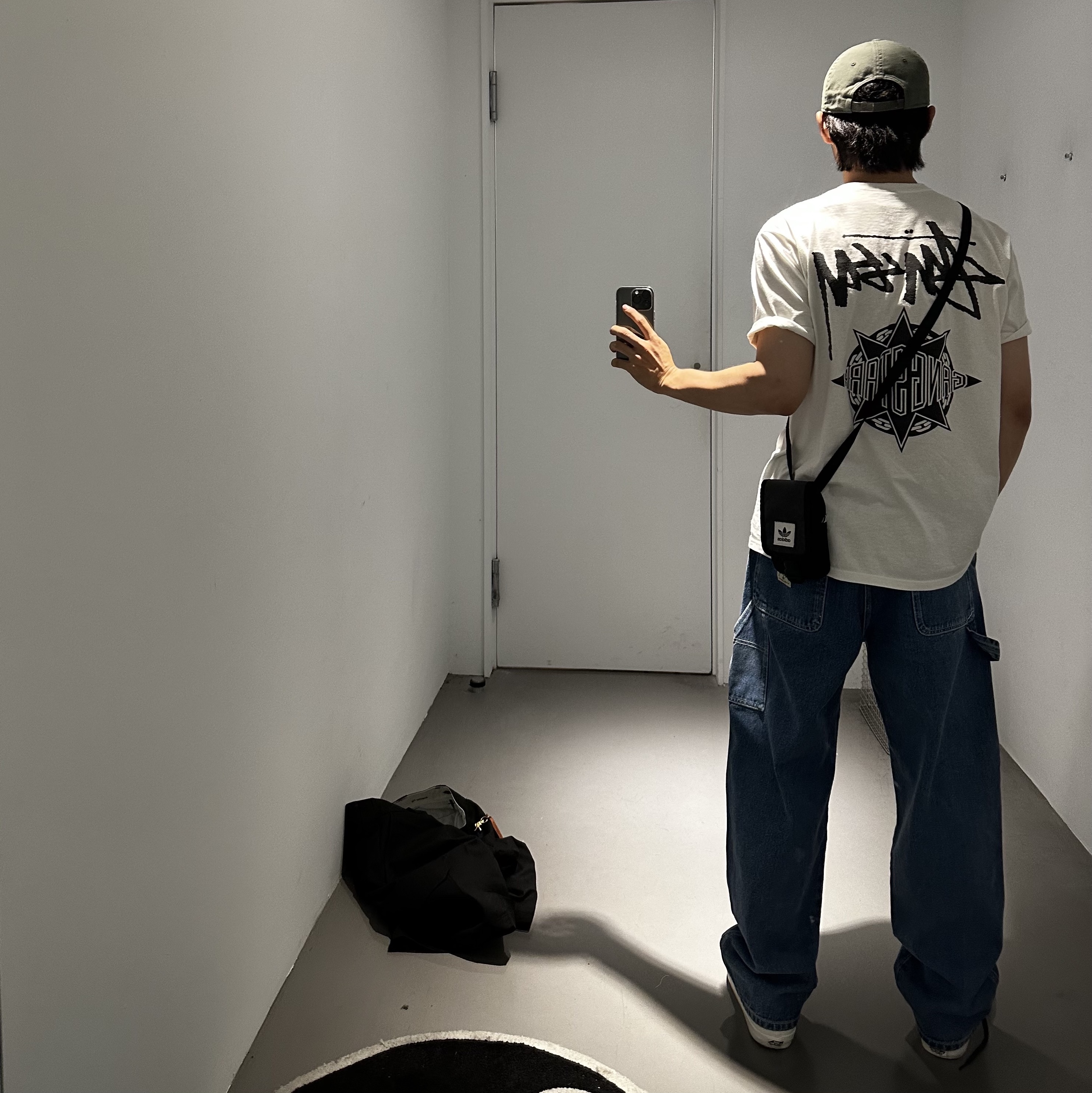 Stussy Denim Work Pants Blue, Stussy x Gang Starr Take It Personal T-Shirt White 착용 스타일