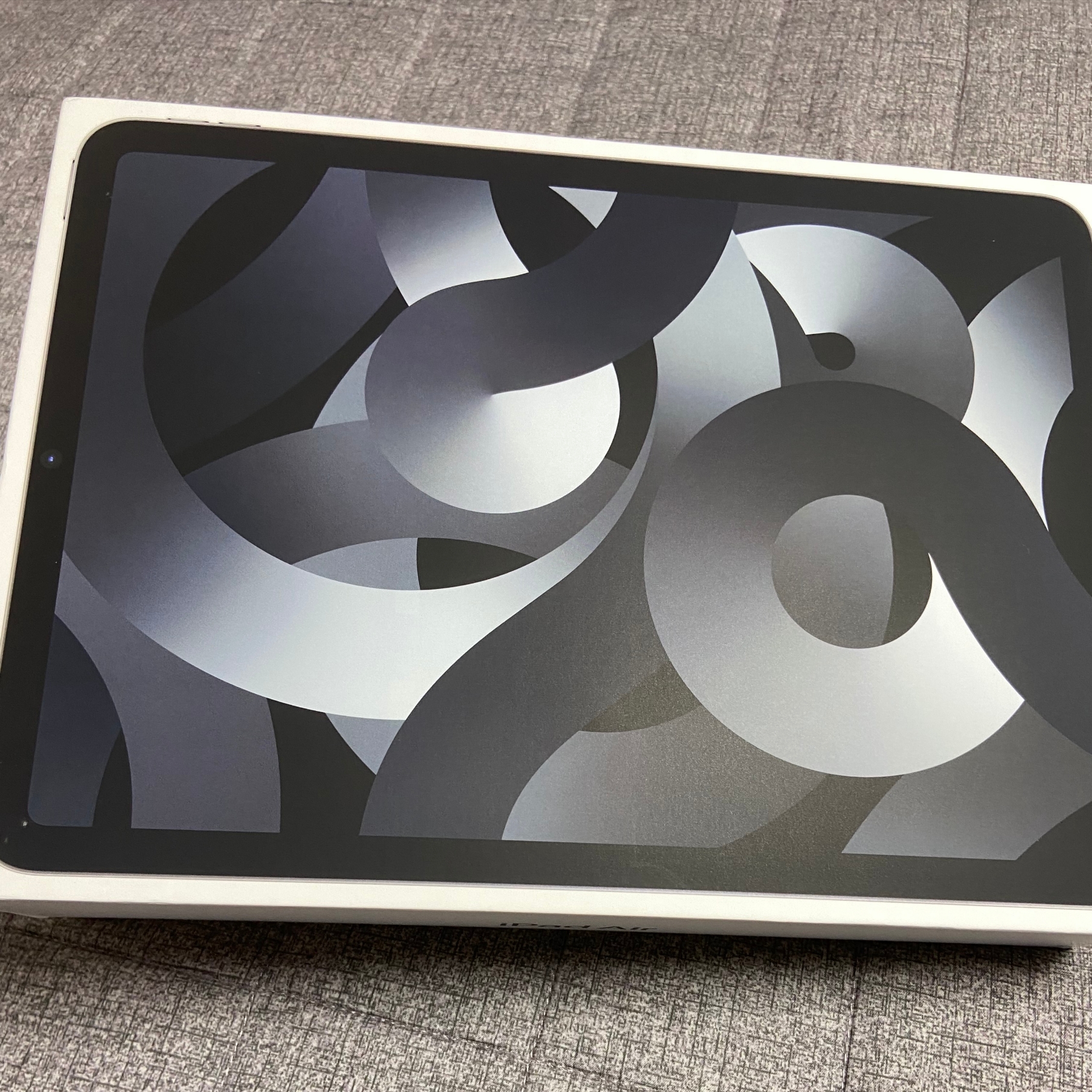 Apple iPad Air 5th Gen Wifi 64GB Space Gray (Korean Ver.) 착용 스타일