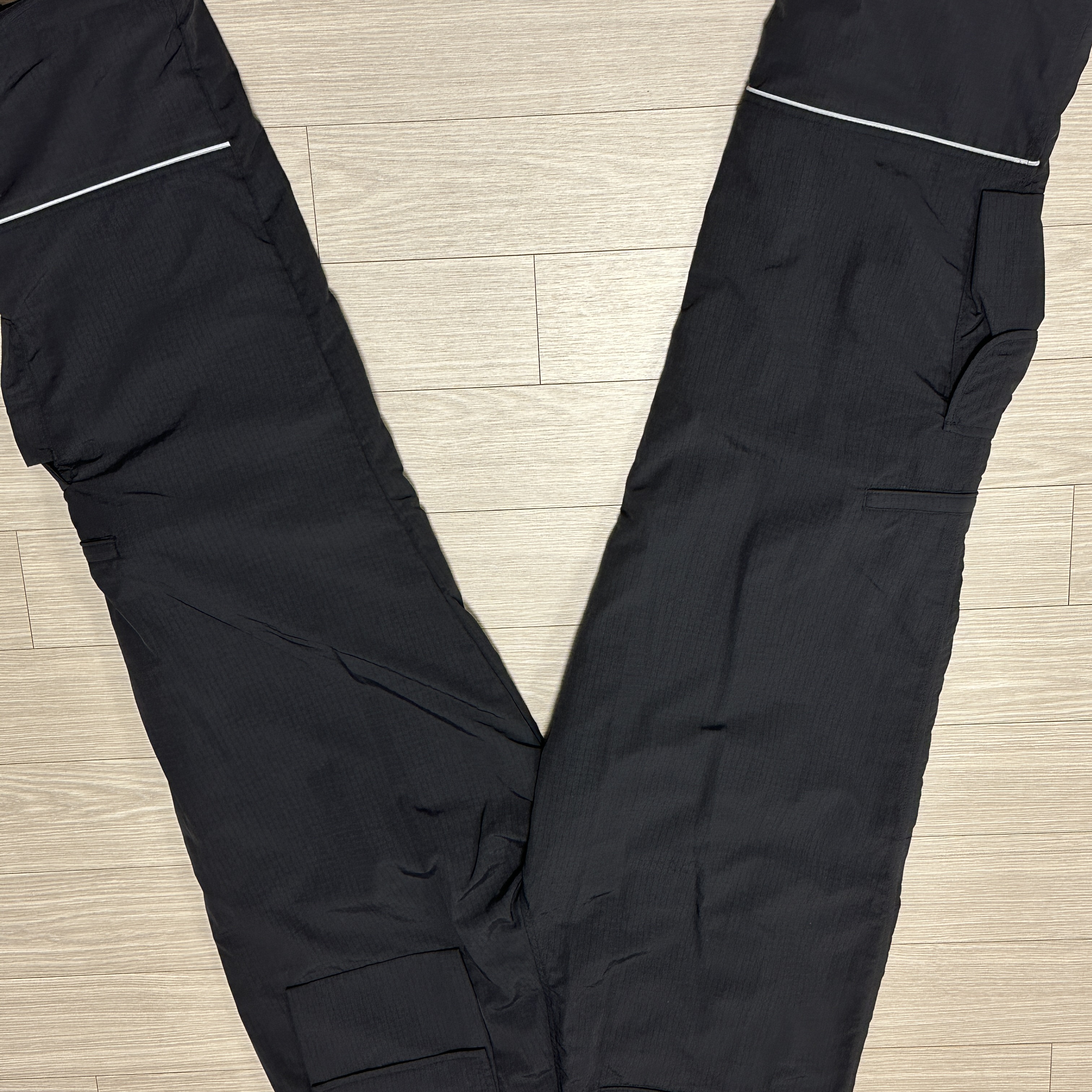 Palace Cordura RS Shell Cargos Black - 22FW 착용 스타일 - 2