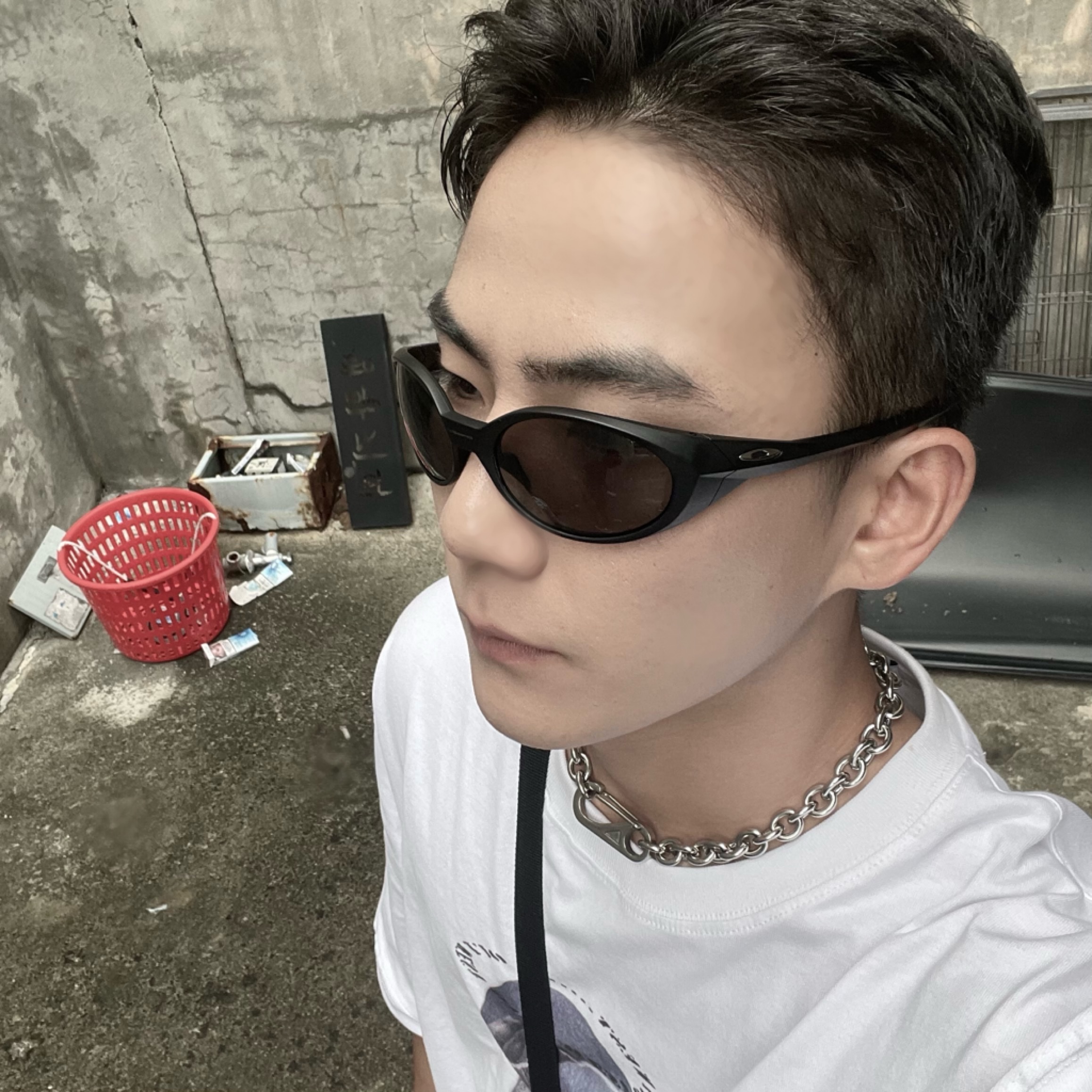 Oakley Eye Jacket Redux Matte Black Frame Prizm Grey Lenses High Bridge Fit 착용 스타일