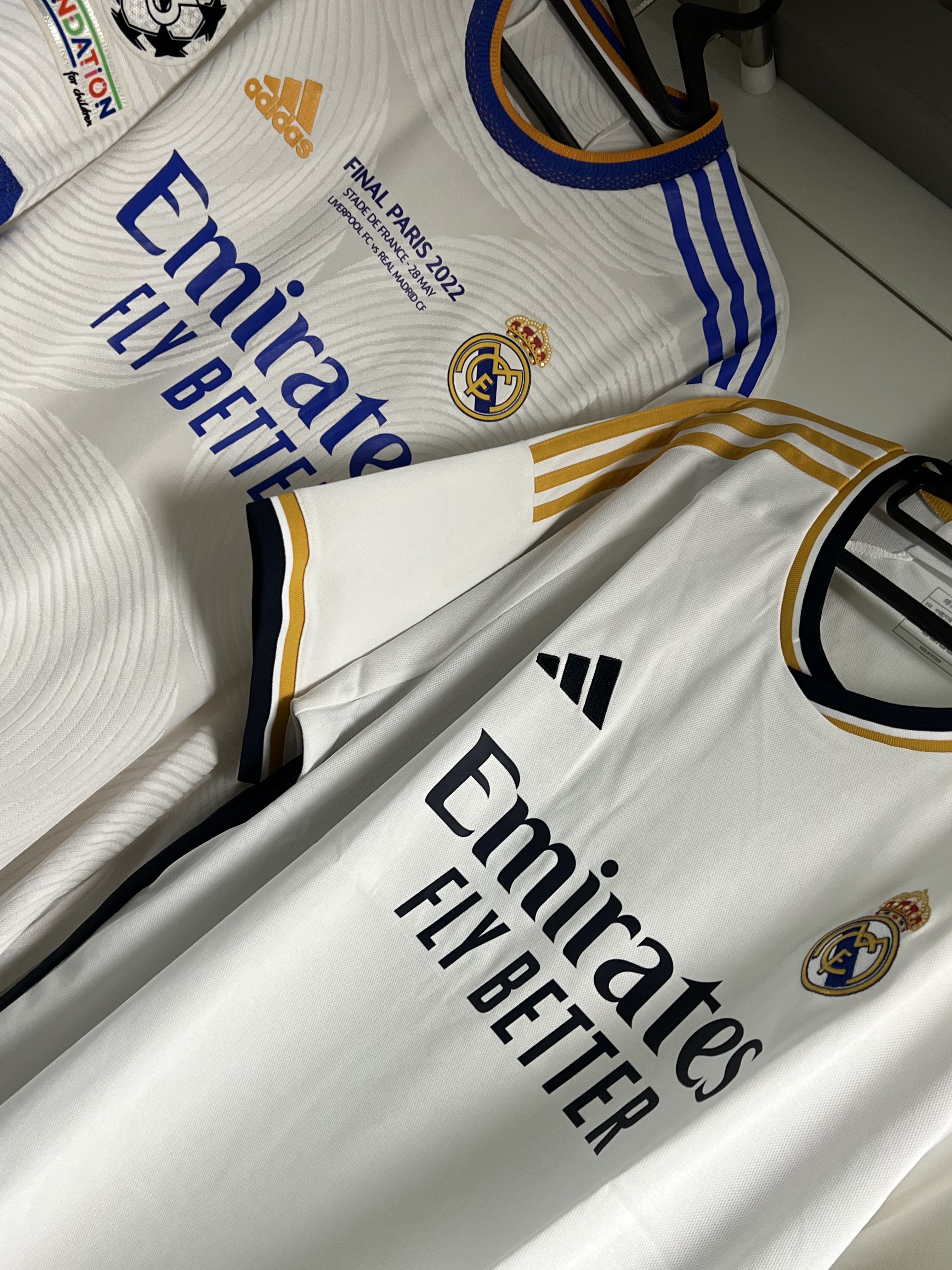 Adidas Real Madrid 2023/24 Home Jersey White - KR Sizing (Non Marking Ver.), Adidas Real Madrid 2021/22 Home Jersey White - KR Sizing (Non Marking Ver.) 착용 스타일