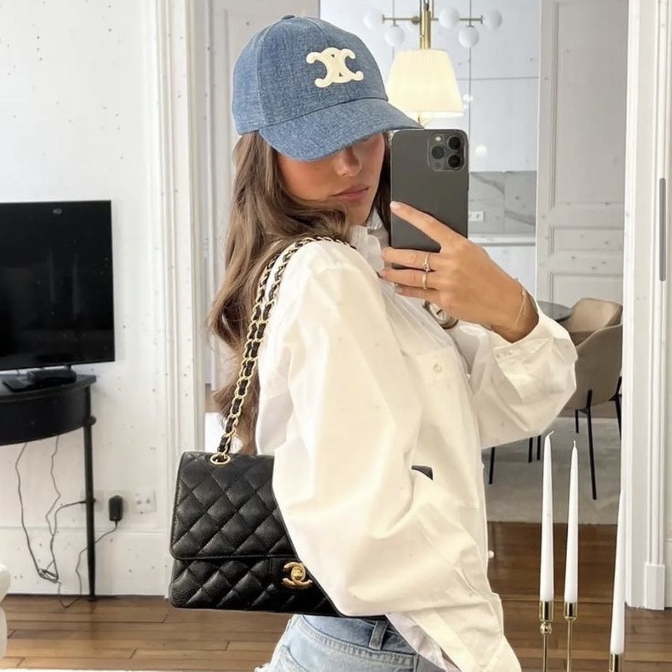 (W) Celine Triomphe Baseball Cap in Denim Union Wash Dark Union Wash 착용 스타일