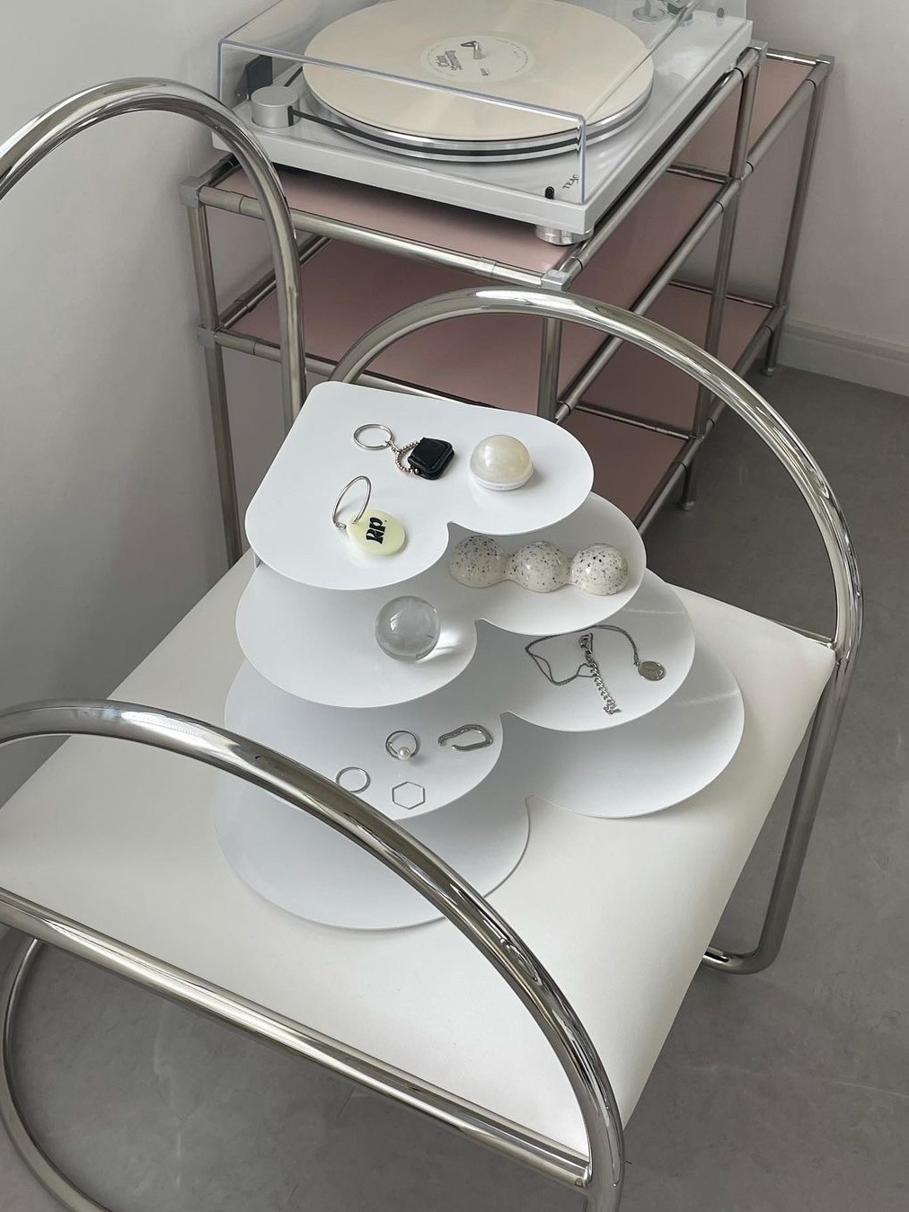 [예약 배송] Clu. Ppp Heart Rack White, [예약 배송] Clu. Ppp Heart Rack Matt Black 착용 스타일 - 1
