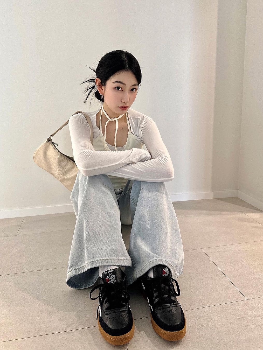 Millo Women Vintage Wide Denim Pants Light Blue 착용 스타일 - 1