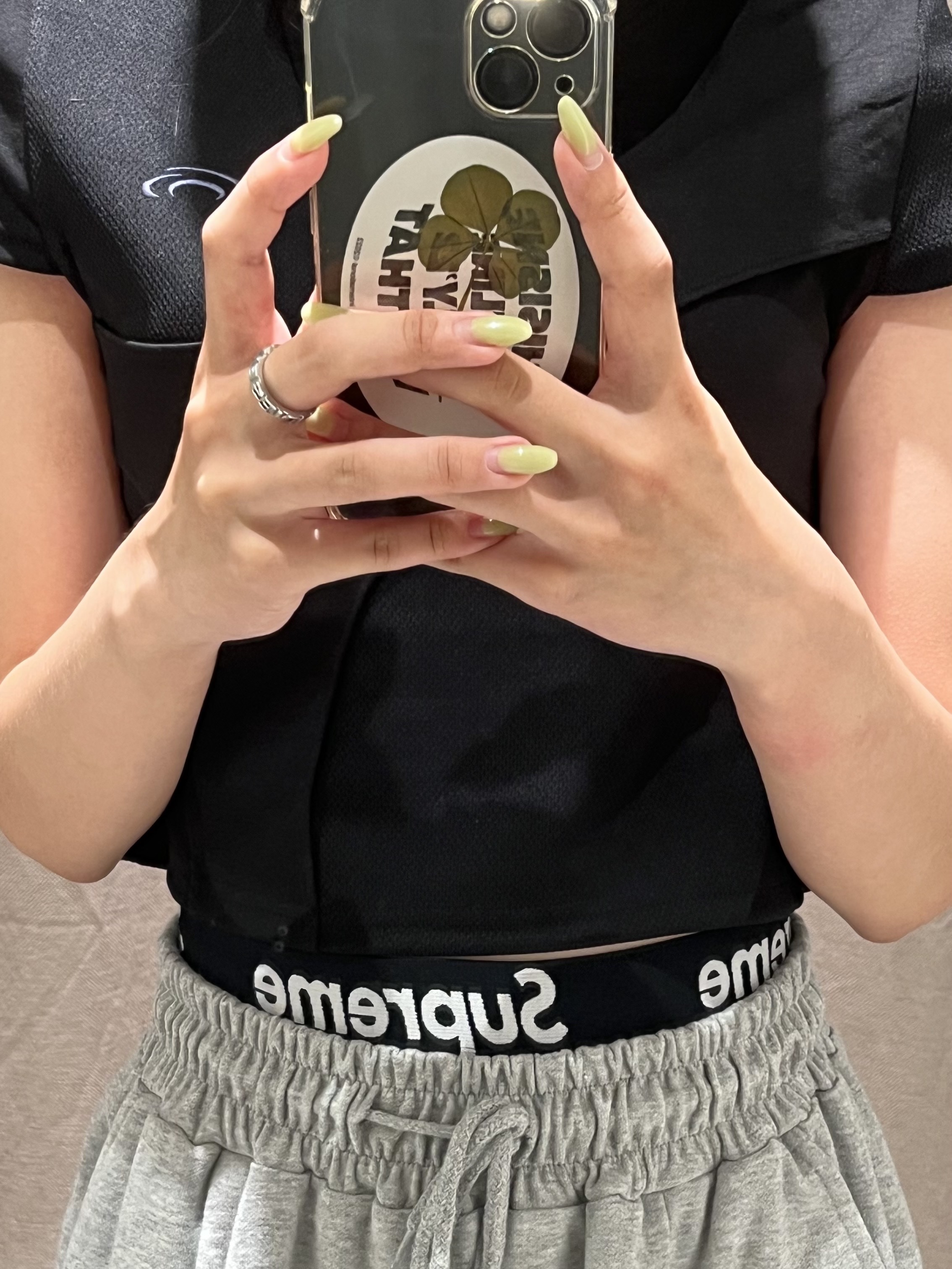 Supreme Hanes Boxer Briefs Black (4 Pack) 착용 스타일