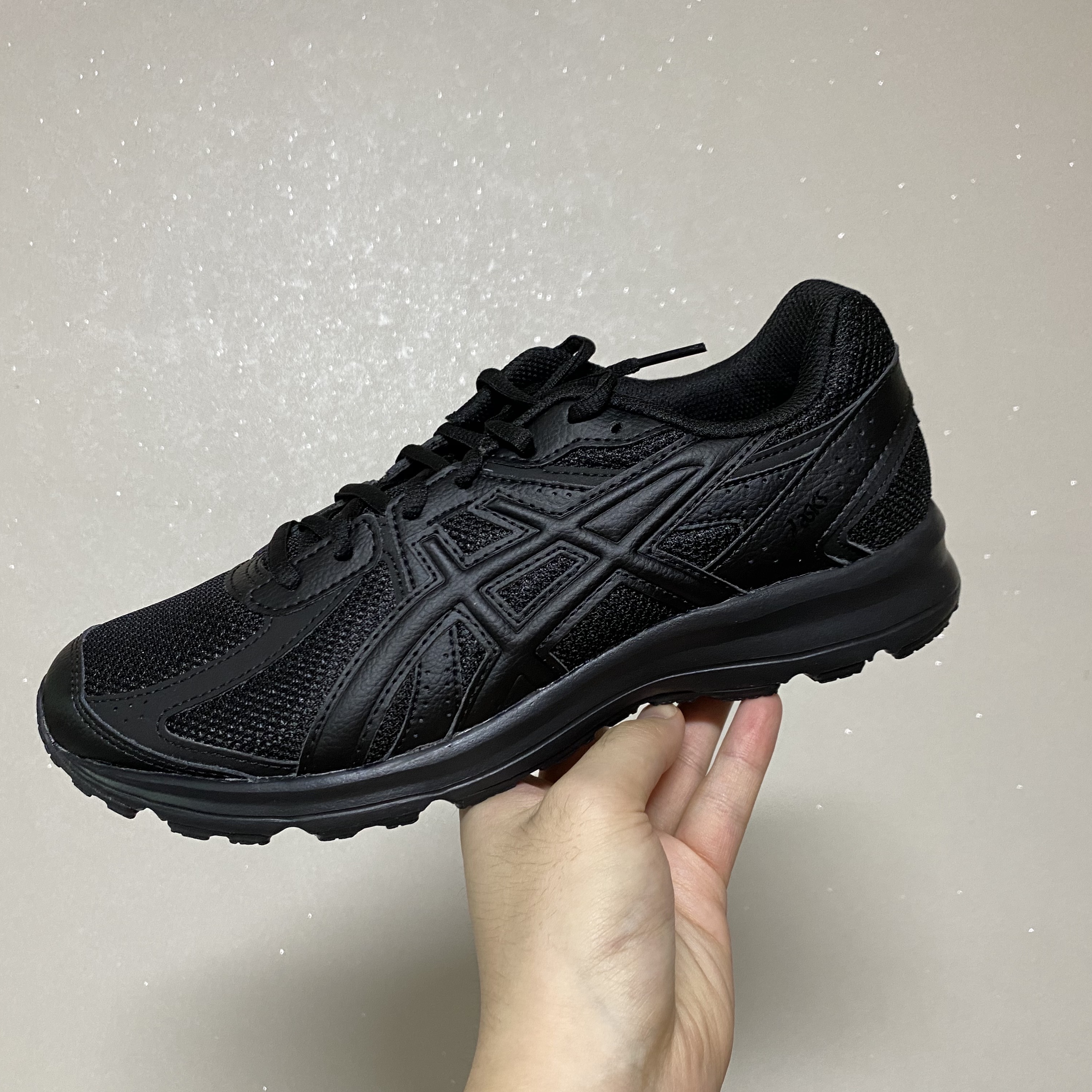Asics Jog 100 S Black - 2E Wide 착용 스타일