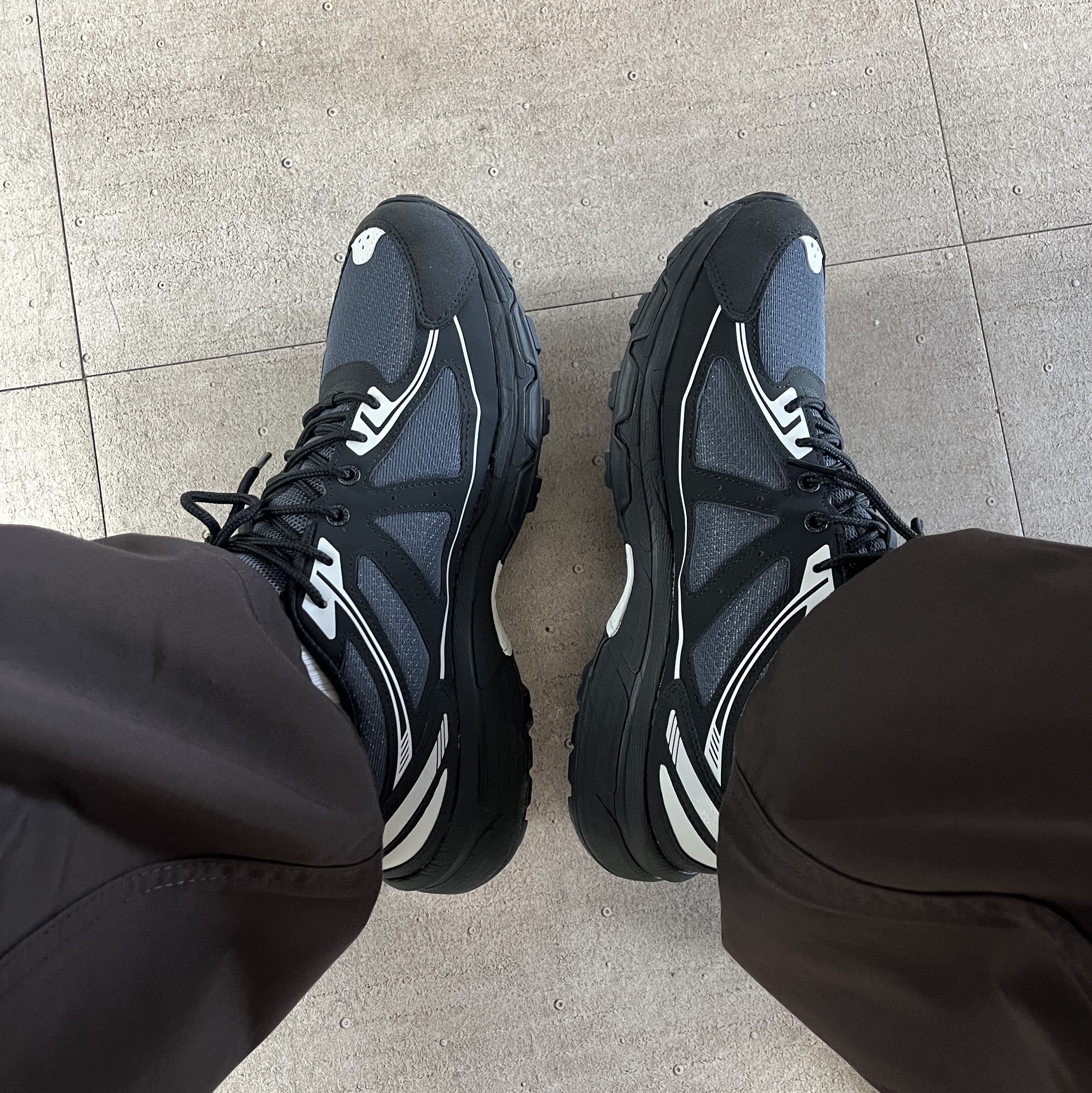 Asics Gel-Venture 6 Carrier Grey 착용 스타일