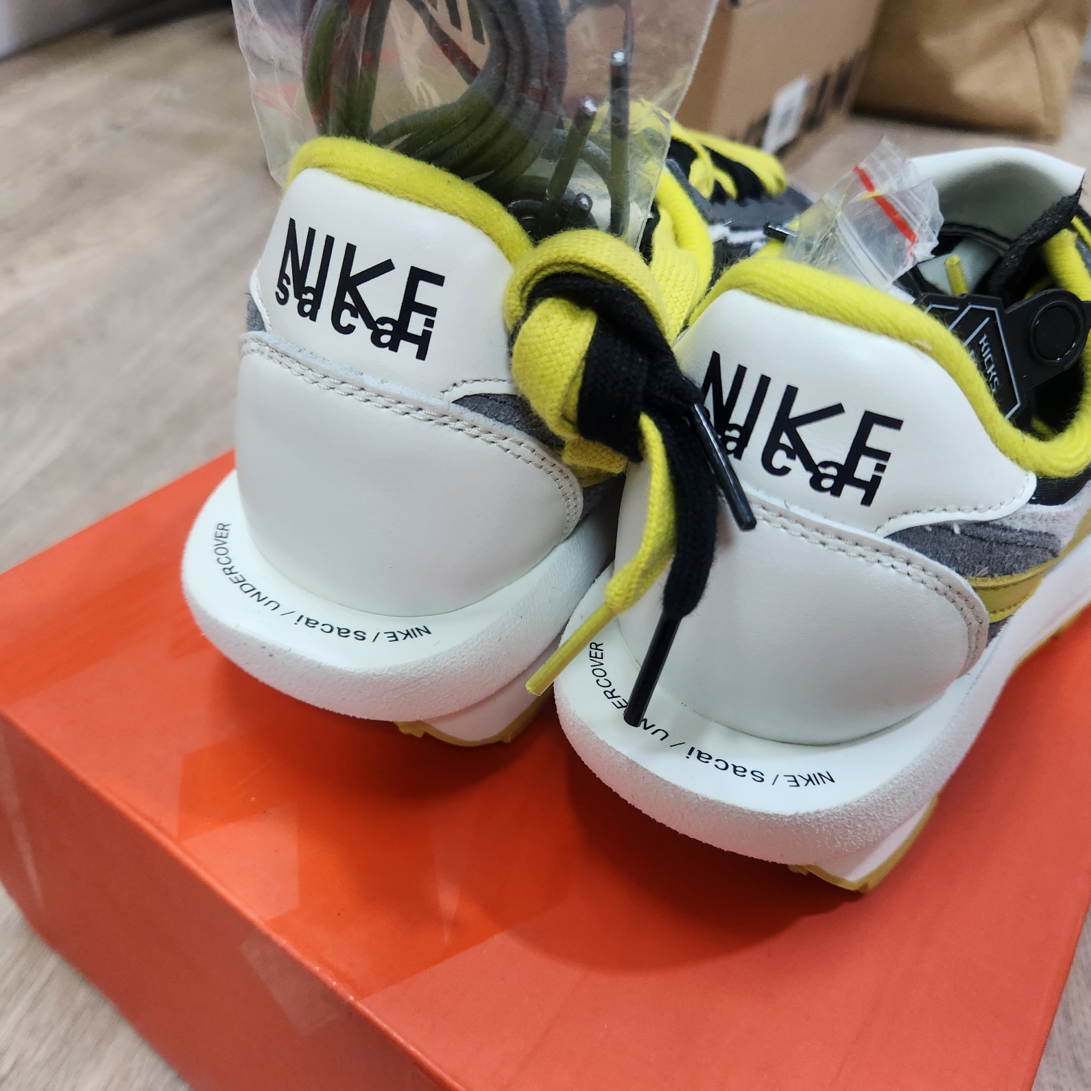 Nike x Sacai x Undercover LDWaffle Black Bright Citron 착용 스타일 - 5