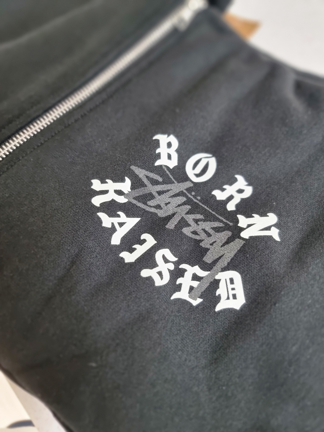Stussy x Born X Raised Logo Zip Hoodie Black 착용 스타일 - 2
