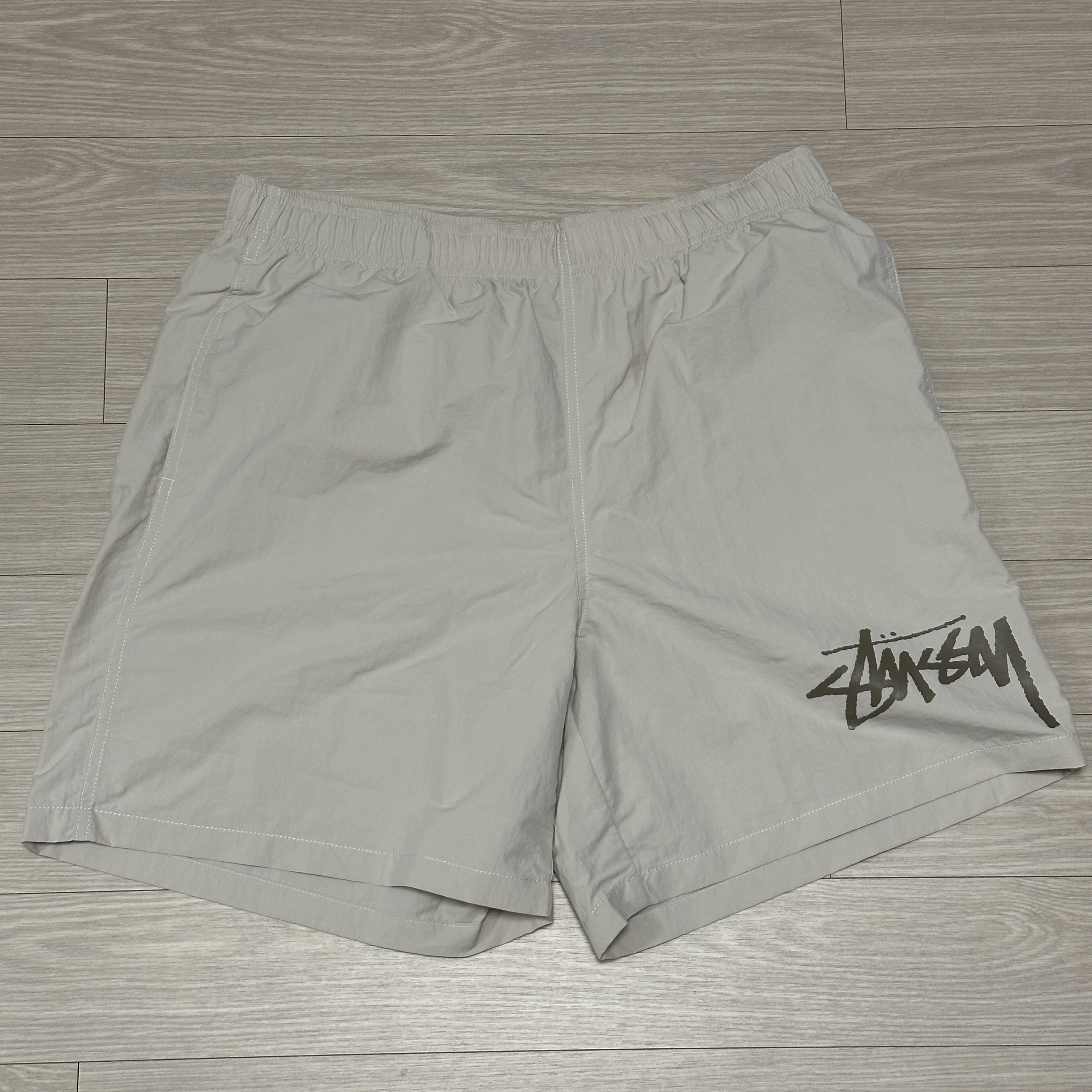 Stussy x Our Legacy Work Shop Water Shorts Taupe 착용 스타일 - 1