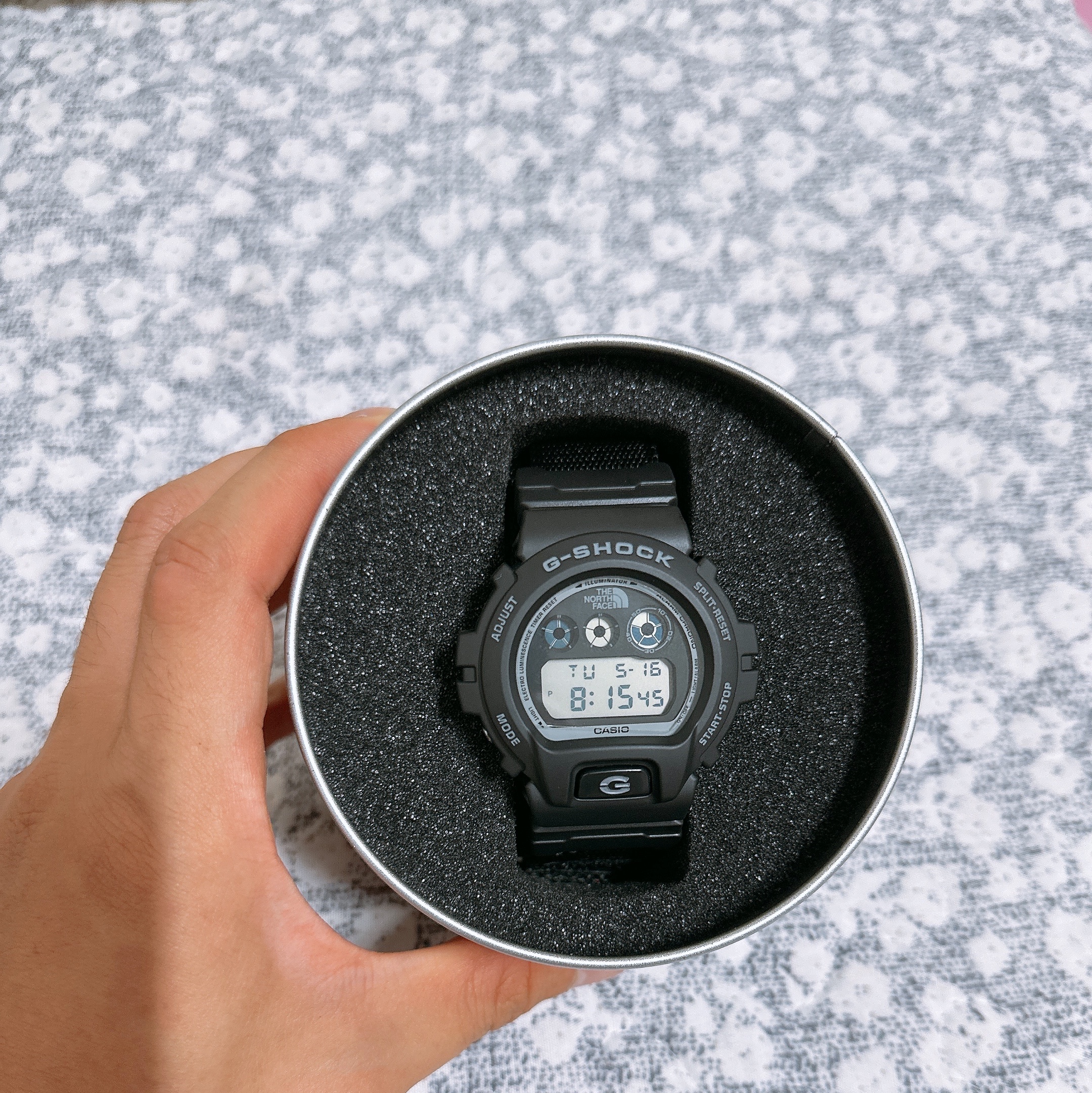 Casio G-Shock x Supreme x The North Face DW-6900 Black 착용 스타일