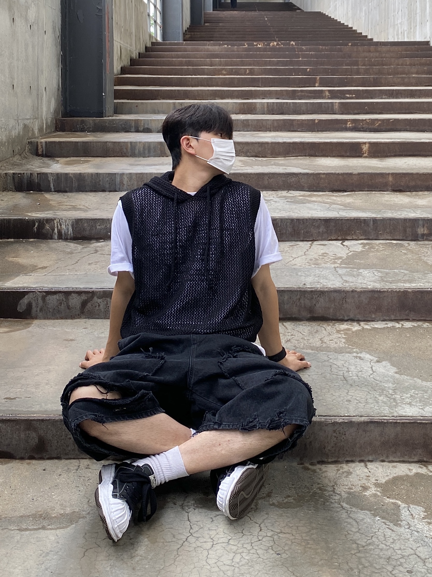Maison Mihara Yasuhiro Blakey OG Sole Leather Low-top Sneakers Black 착용 스타일 - 1