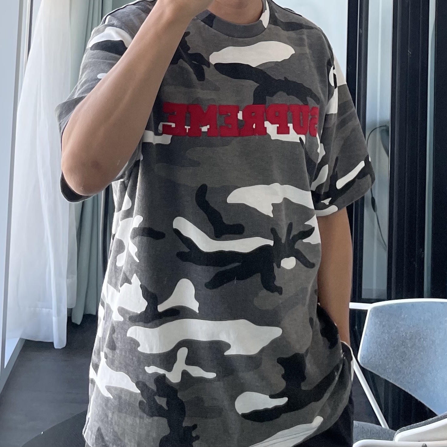 Supreme Collegiate S/S Top Snow Camo - 23FW 착용 스타일