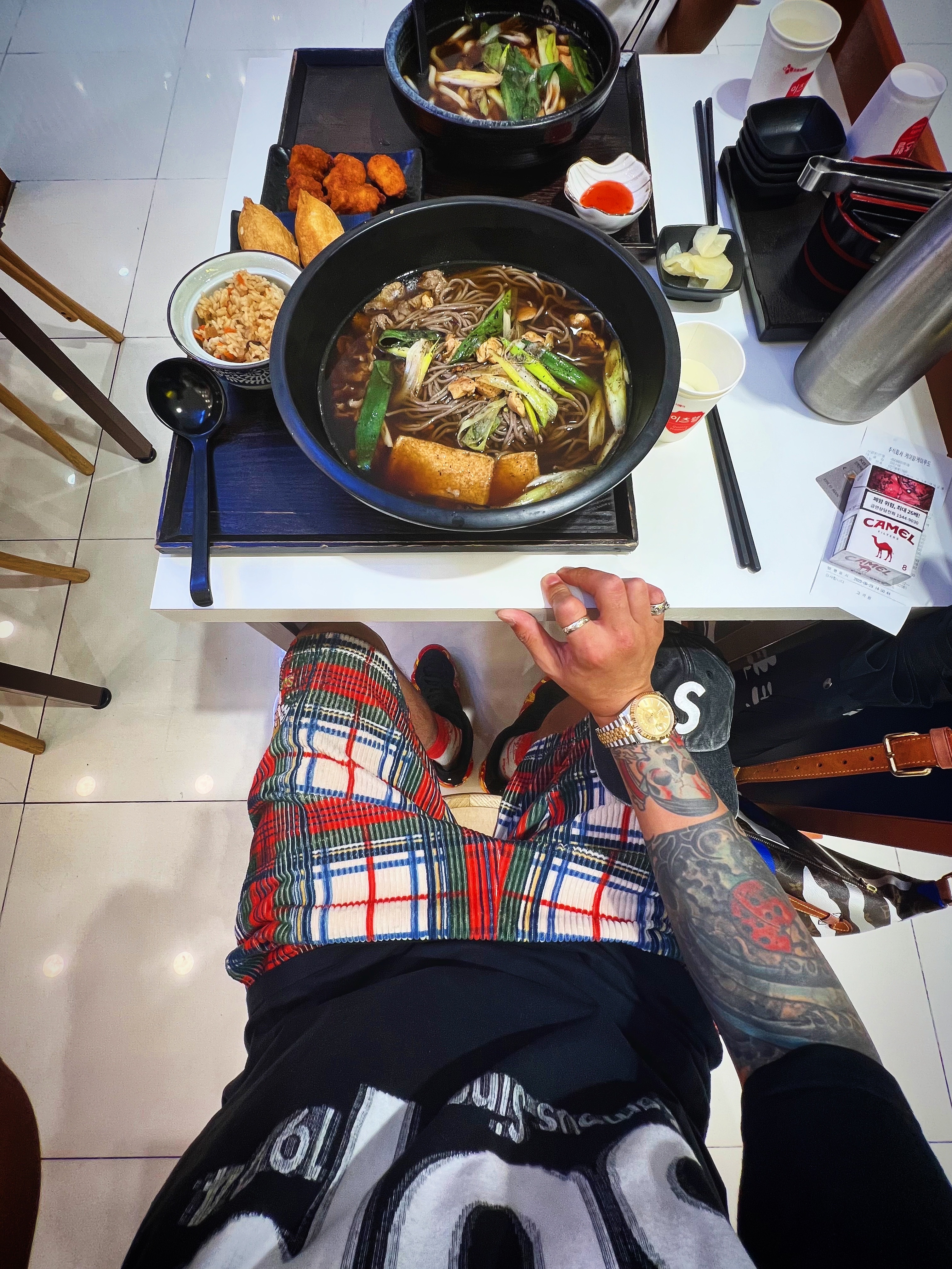 Supreme Pigment Canvas S Logo 6-Panel Black - 23SS, Supreme Intarsia Spellout S/S Top Black - 21SS 착용 스타일 - 2