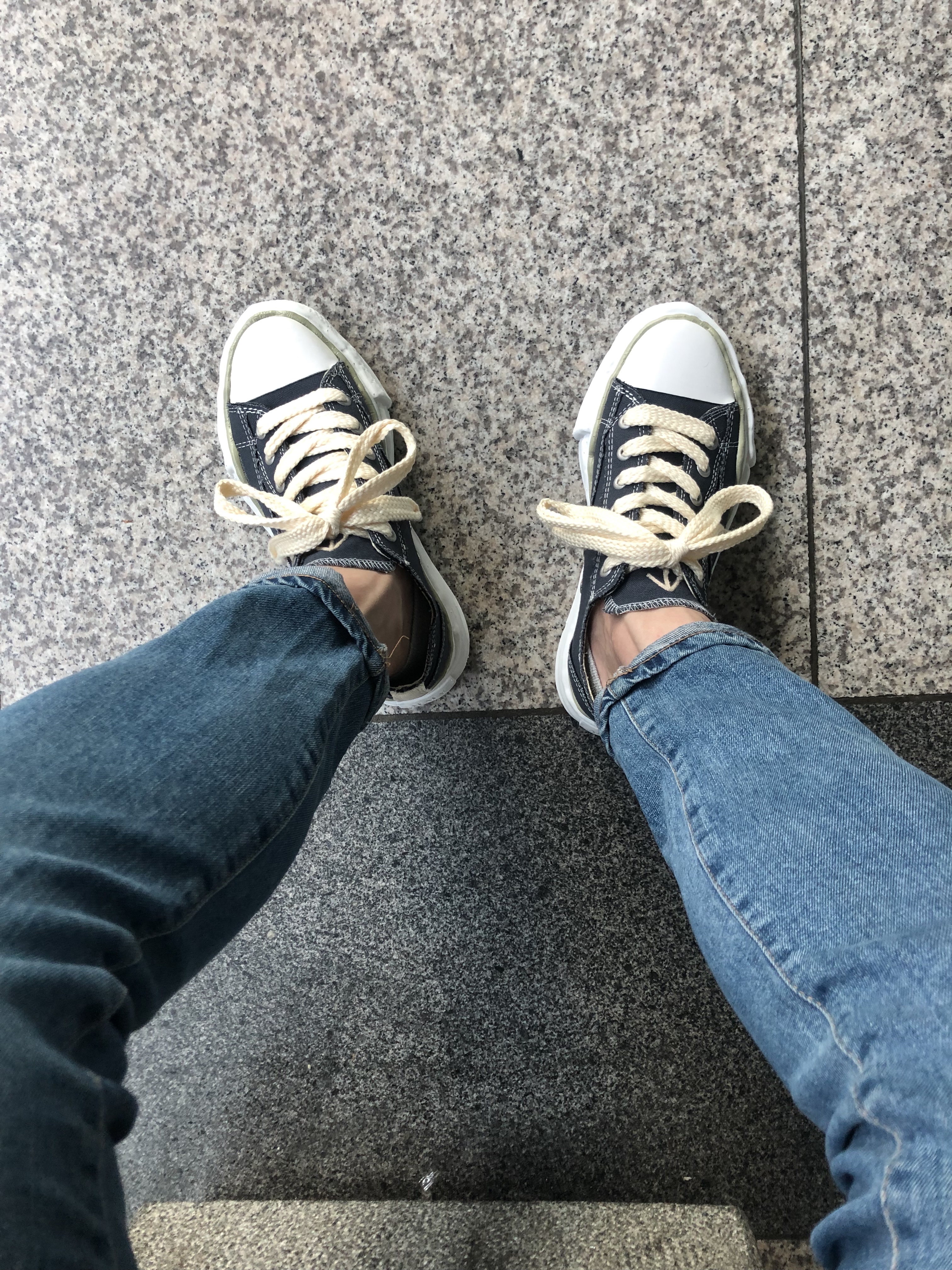 Maison Mihara Yasuhiro x Nigel Cabourn Low Cut Sneakers Dark Navy 착용 스타일 - 1