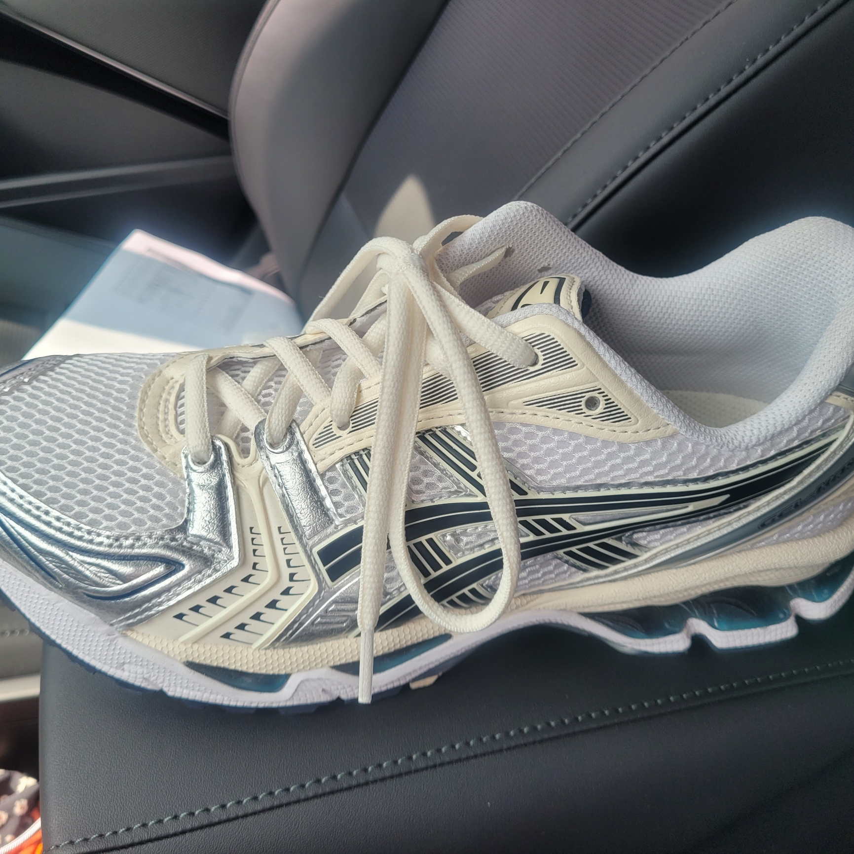 (W) Asics Gel-Kayano 14 White Midnight 착용 스타일