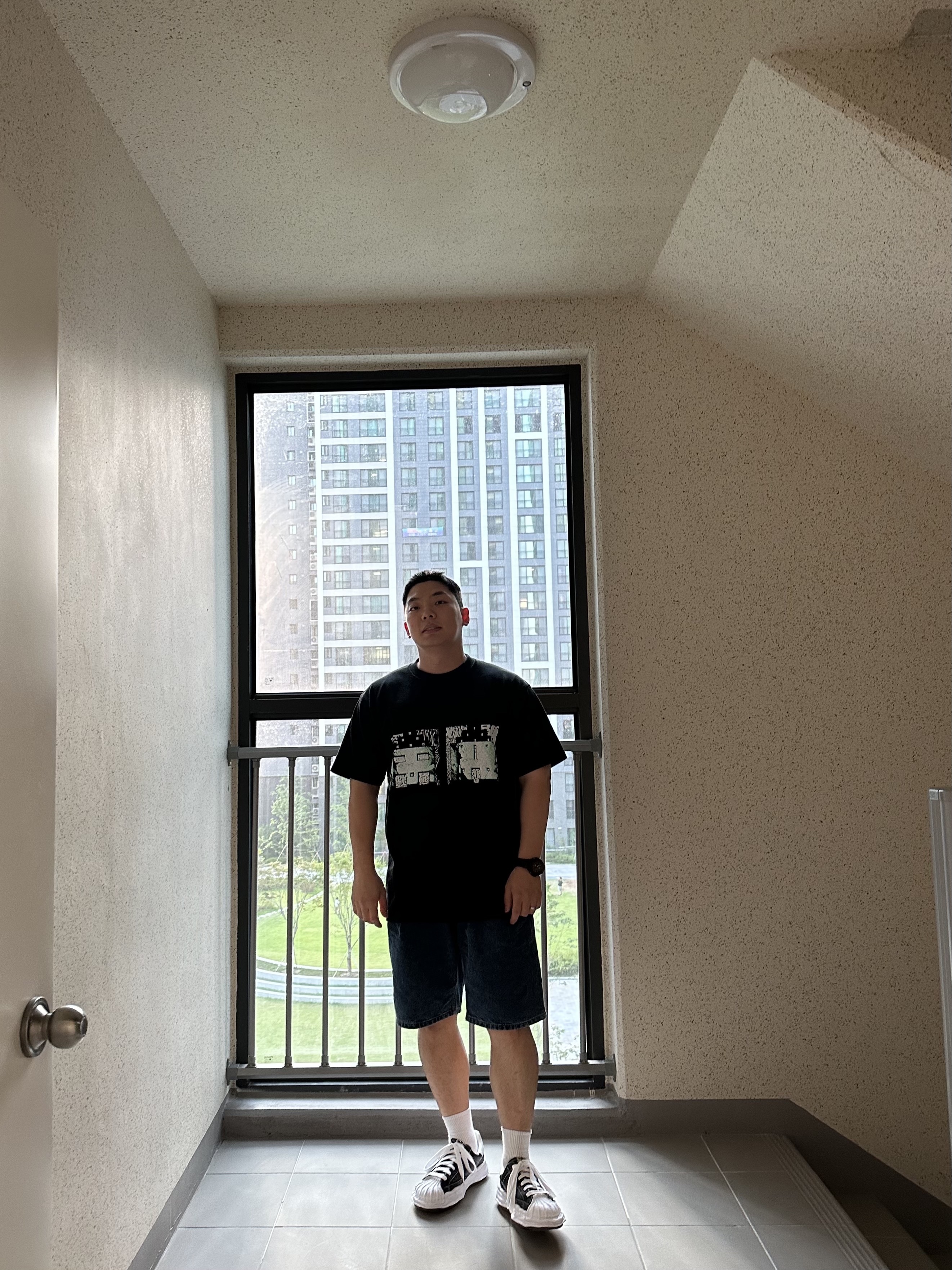 Maison Mihara Yasuhiro Blakey OG Sole Leather Low-top Sneakers Black, Cav Empt Displeased T-Shirt Black - 23FW 착용 스타일 - 2