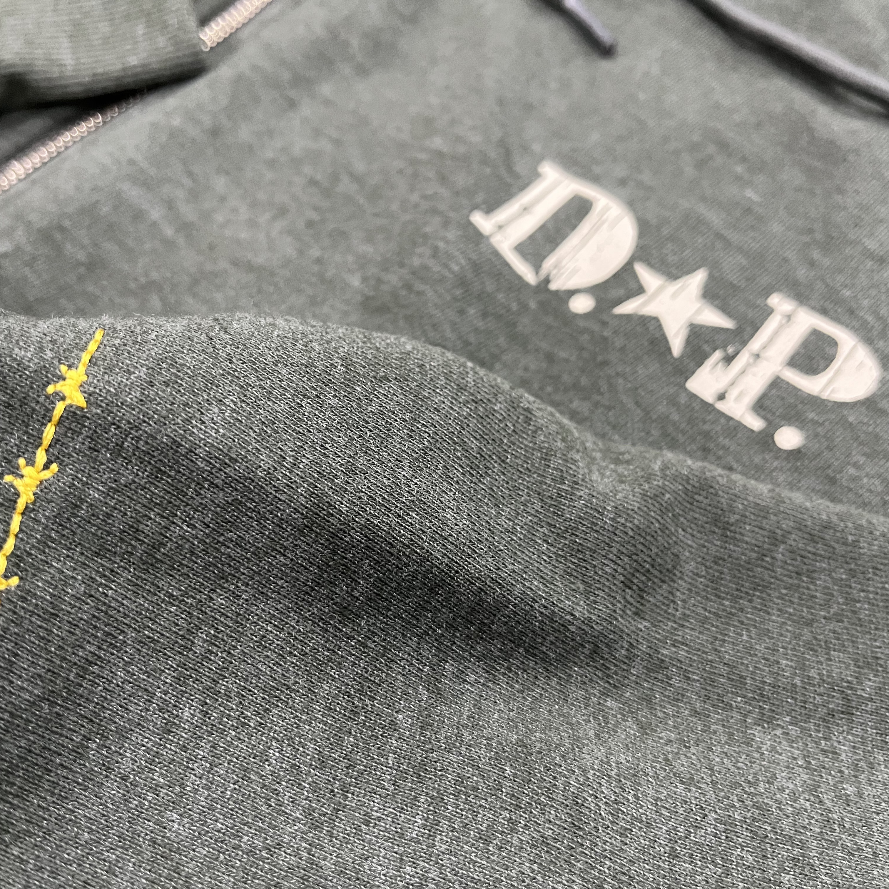 IAB Studio x D.P. Zip-Up Hoodie Dark Green 착용 스타일 - 1