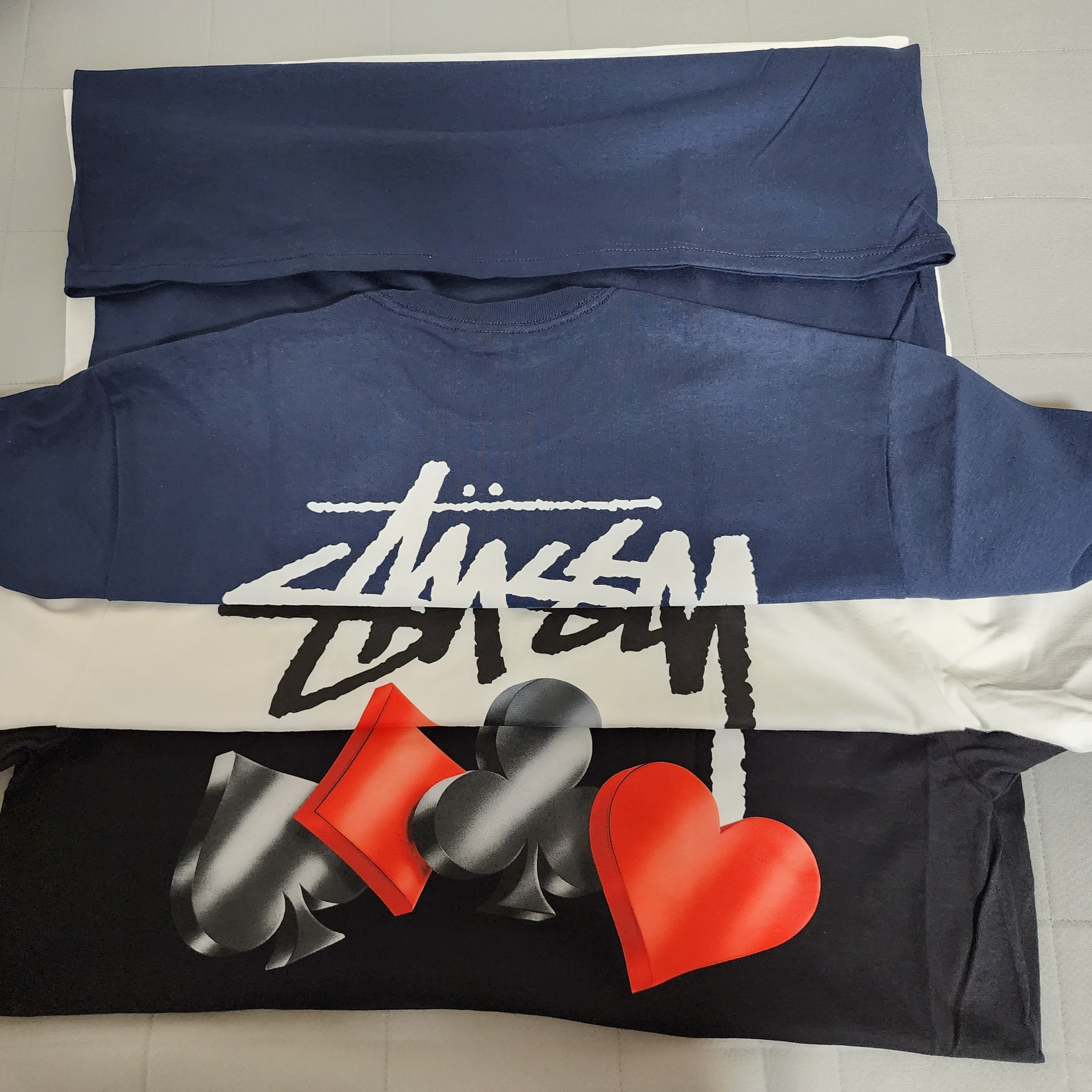 Stussy Suits T-Shirt Black, Stussy Suits T-Shirt White 착용 스타일