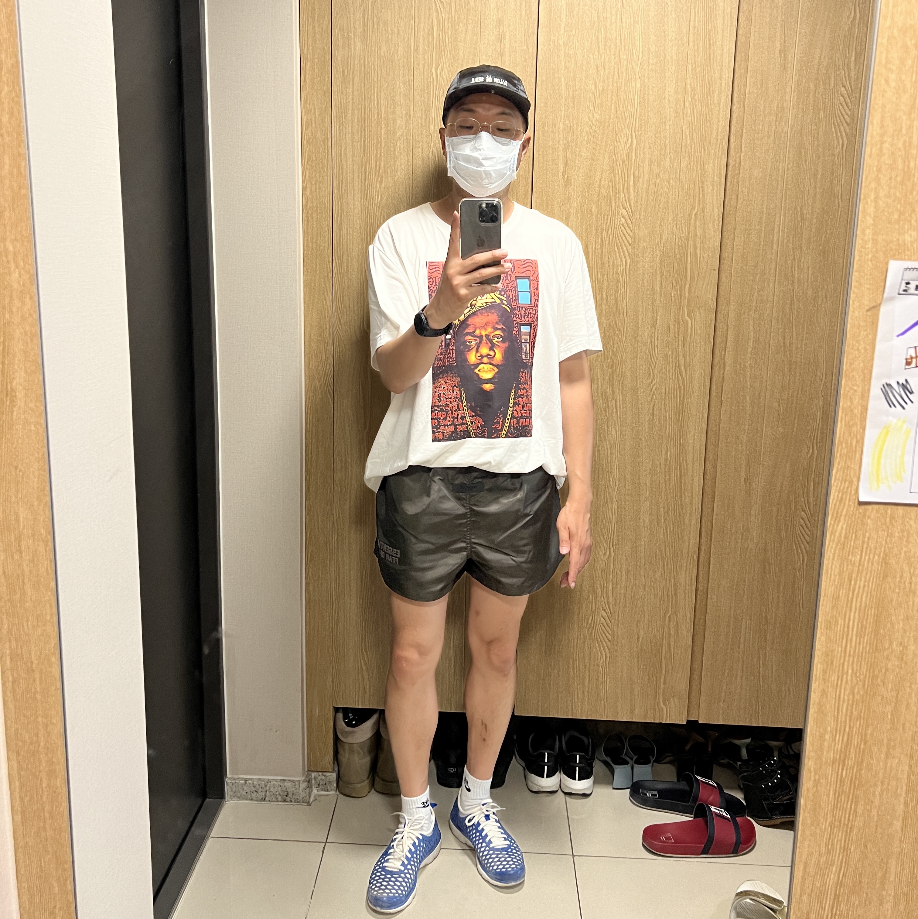 Essentials Nylon Running Shorts Off Black - 22FW 착용 스타일