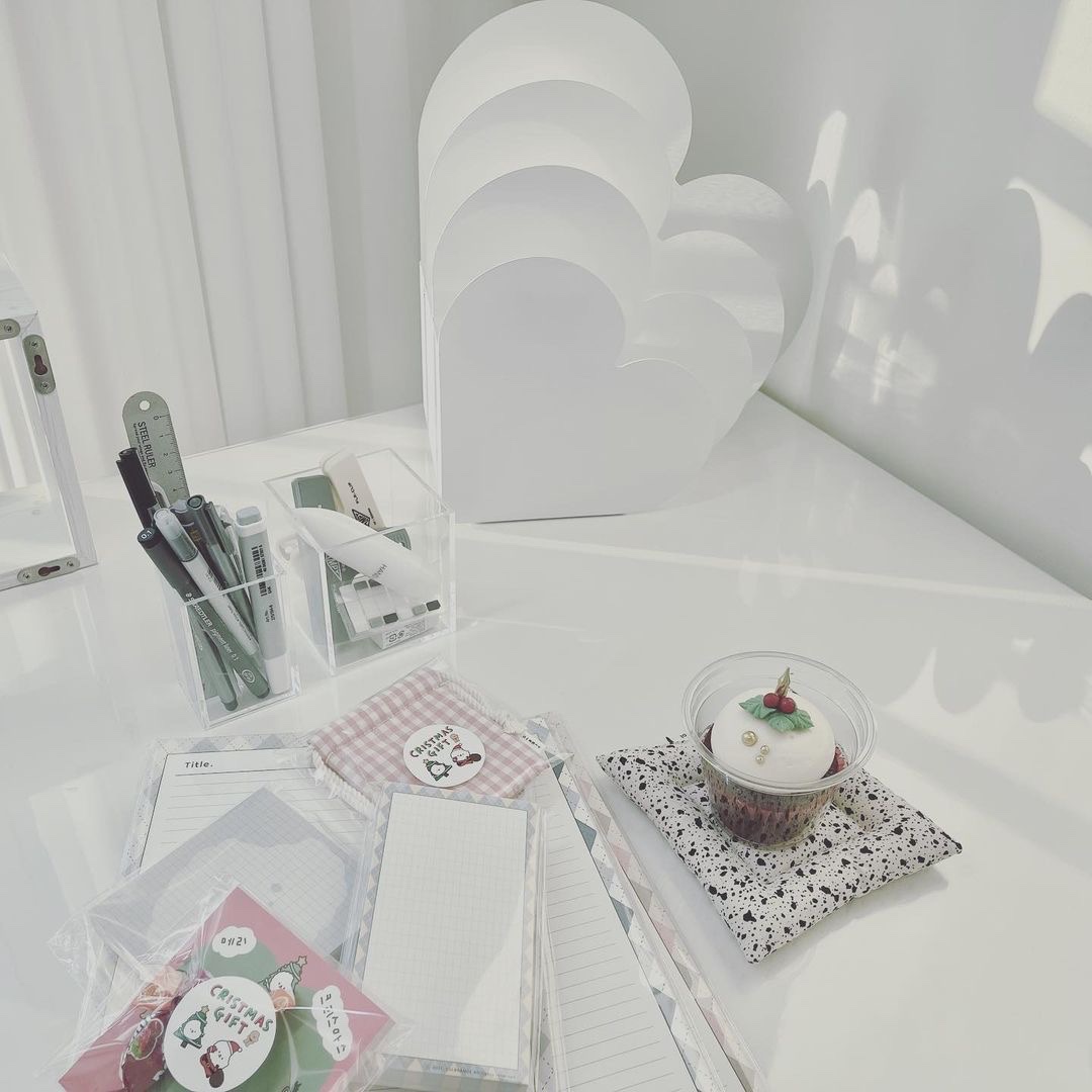 [예약 배송] Clu. Ppp Heart Rack White 착용 스타일