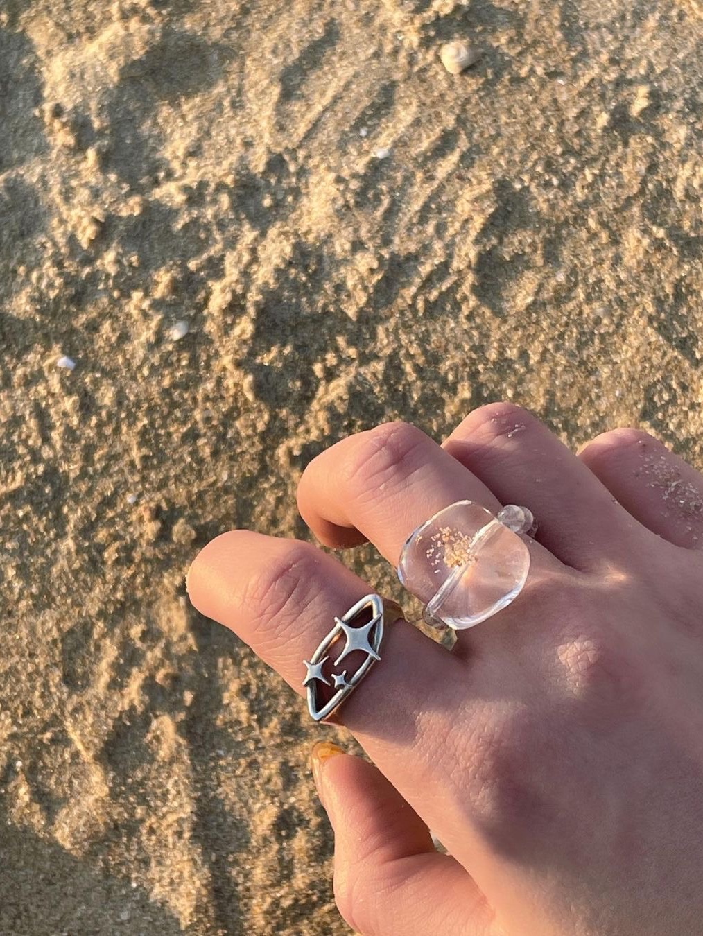 [KREAM 단독 / 예약 배송] Clu. Union Ring Sebyeol, [KREAM 단독 / 예약 배송] Clu. Union Ring Hanbyeol 착용 스타일 - 1