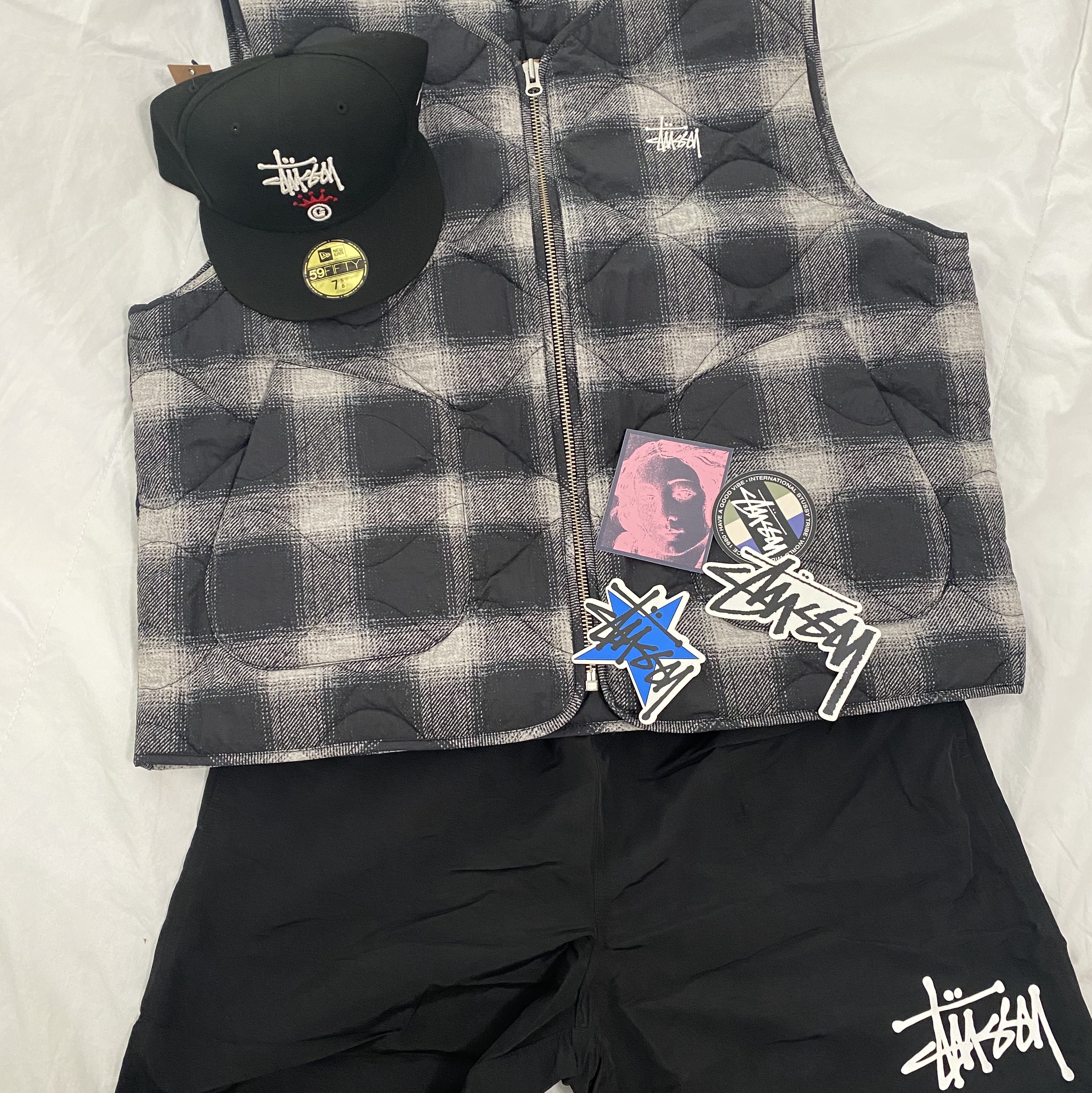 Stussy Plaid Nylon Liner Vest Black, Stussy Big Stock Water Shorts Black 착용 스타일