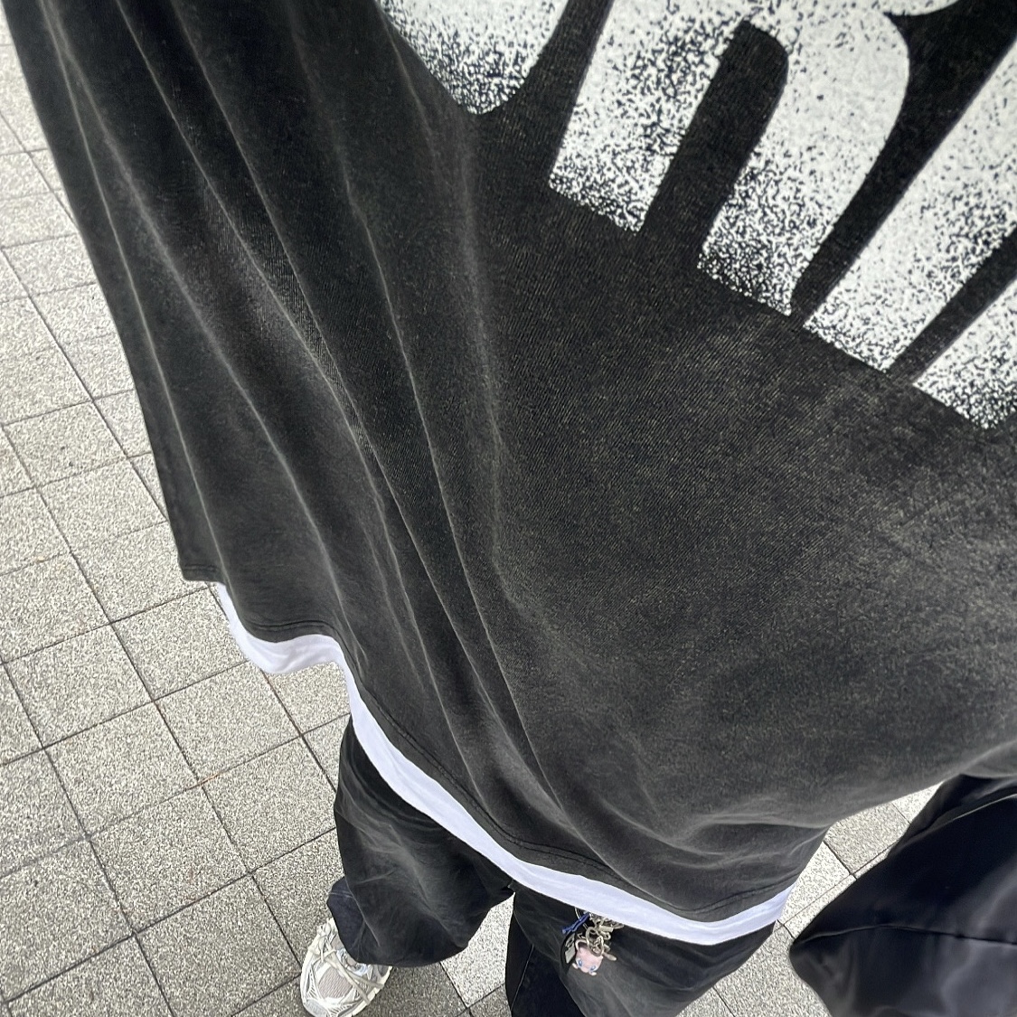 Farfromwhat Far Wahsed Drift T-Shirt Black, Balenciaga 3XL Sneakers Light Beige 착용 스타일 - 1