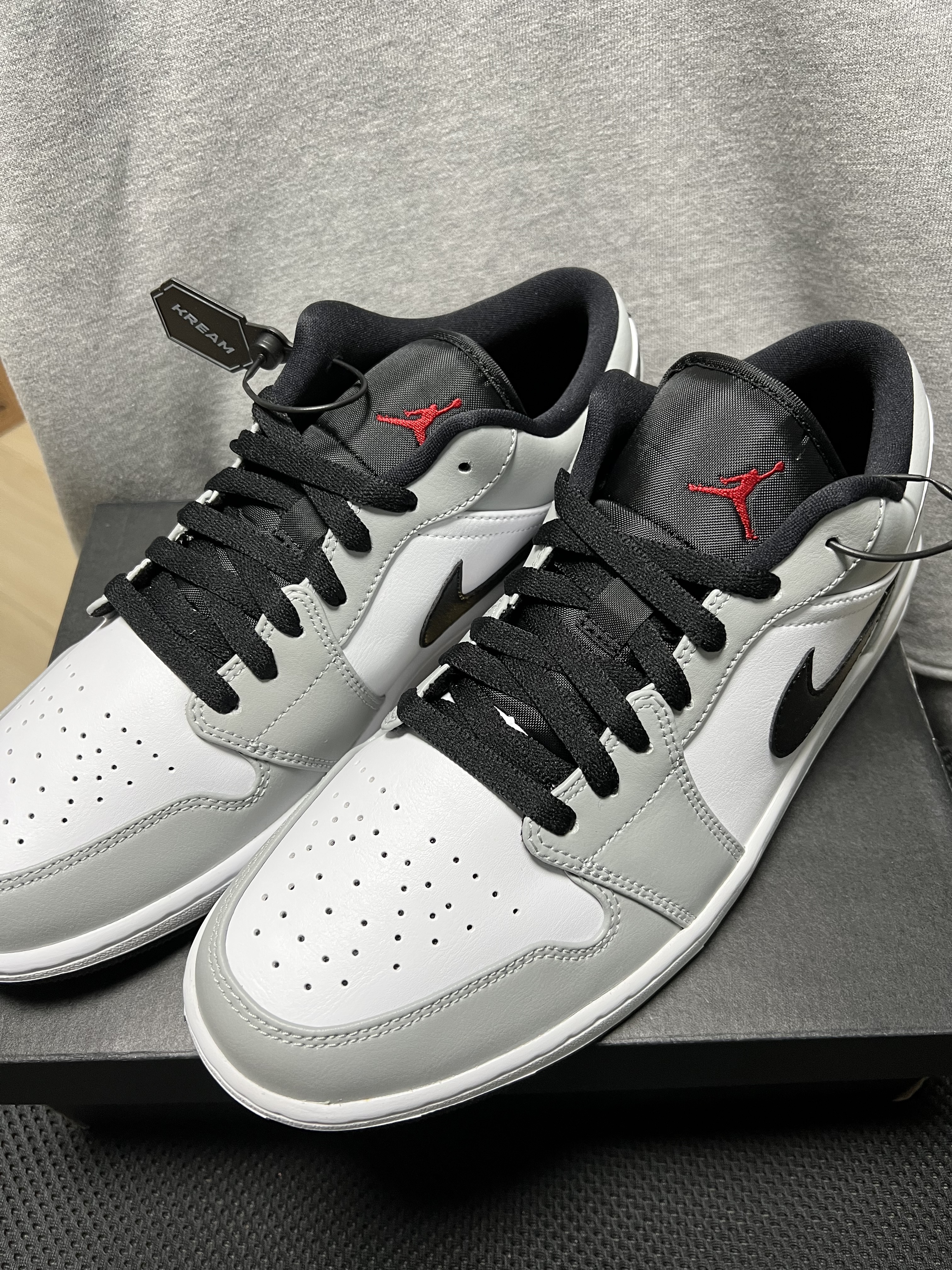 Jordan 1 Low Light Smoke Grey 착용 스타일