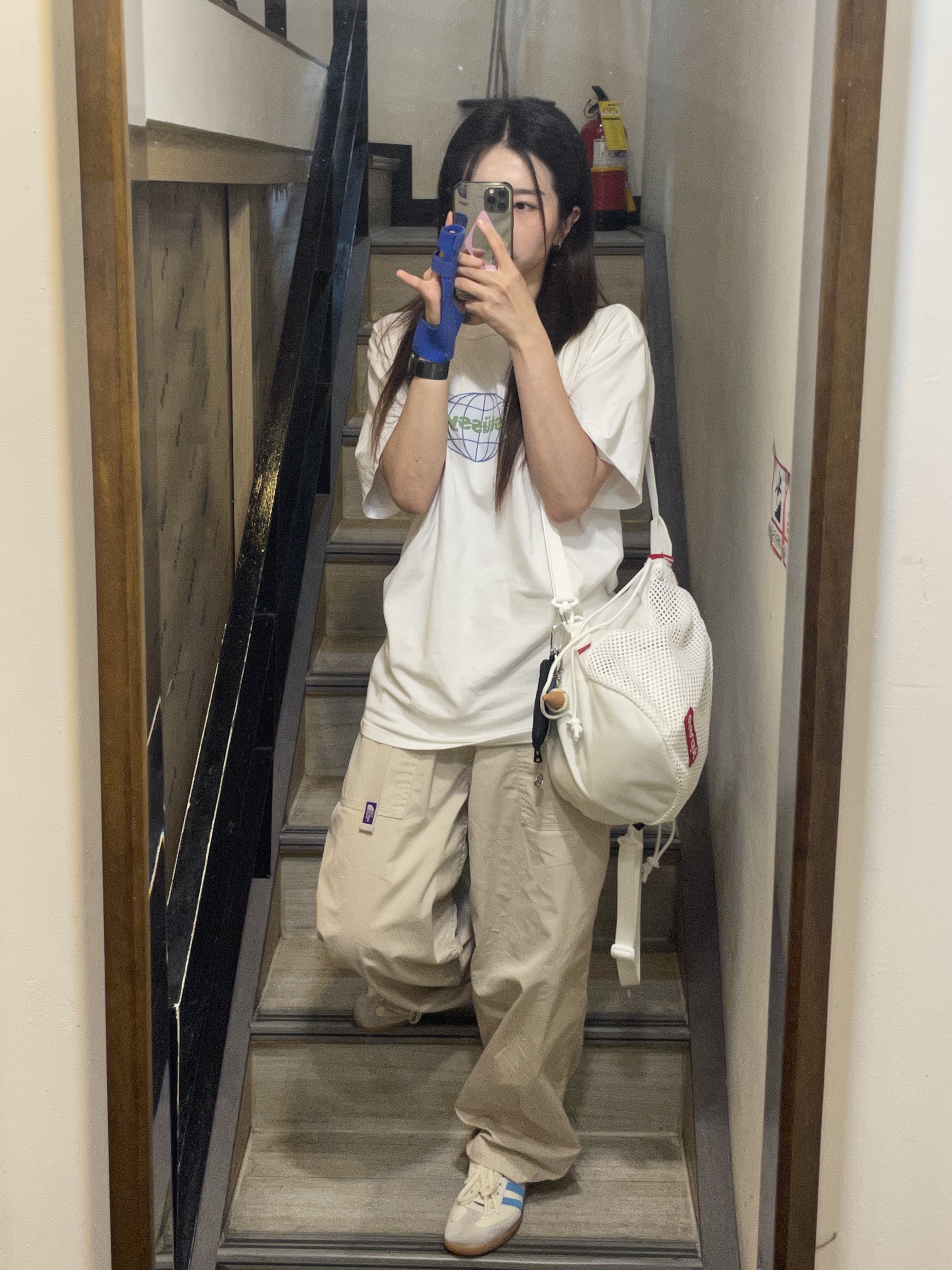 Supreme Mesh Small Backpack White - 23SS, Adidas x Sporty & Rich Samba Cream Blue 착용 스타일