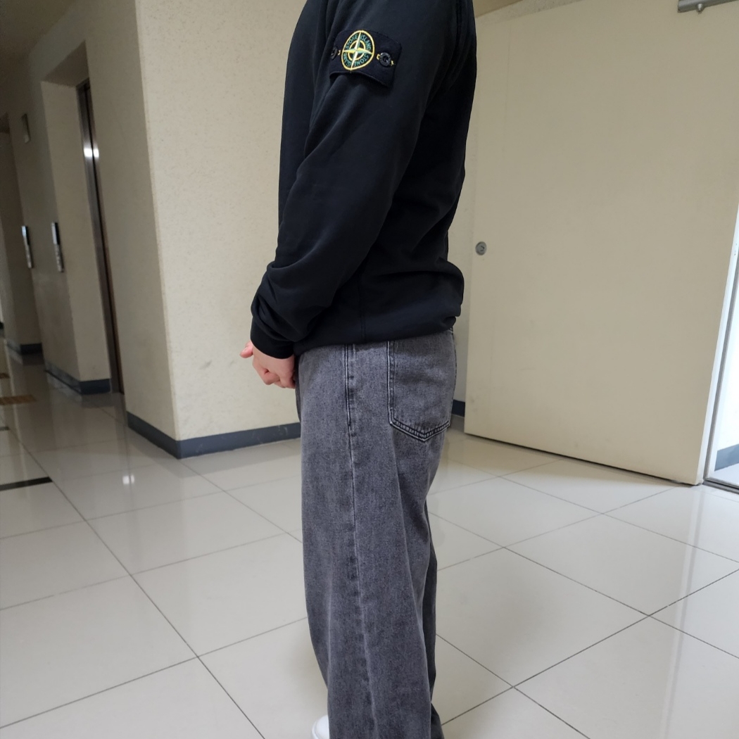 Stone Island 63051 Cotton Fleece Garment Dyed Sweatshirt Black - 23SS, Alexander McQueen Oversized Sneakers White Black 착용 스타일