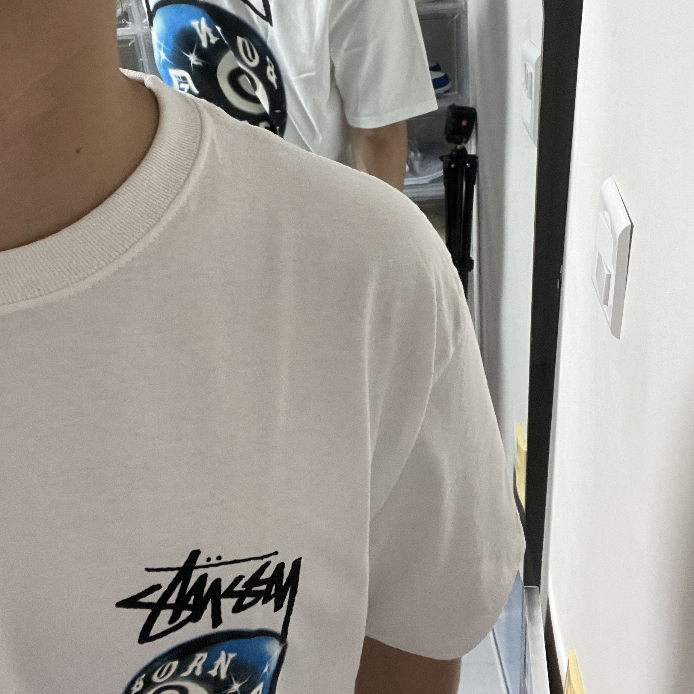 Stussy x Born X Raised 8 Ball T-Shirt White 착용 스타일 - 2