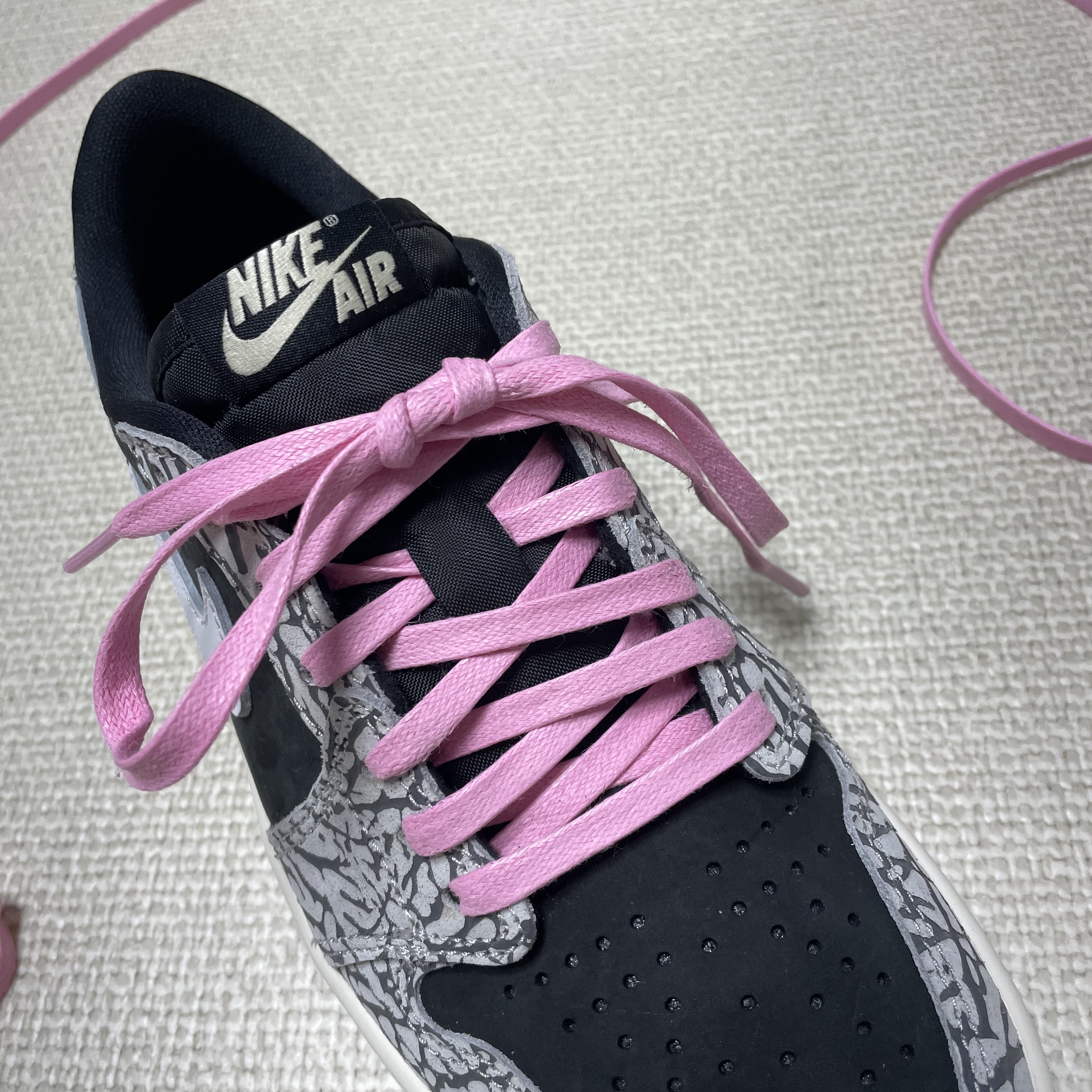Jordan 1 Retro Low OG Black Cement 착용 스타일