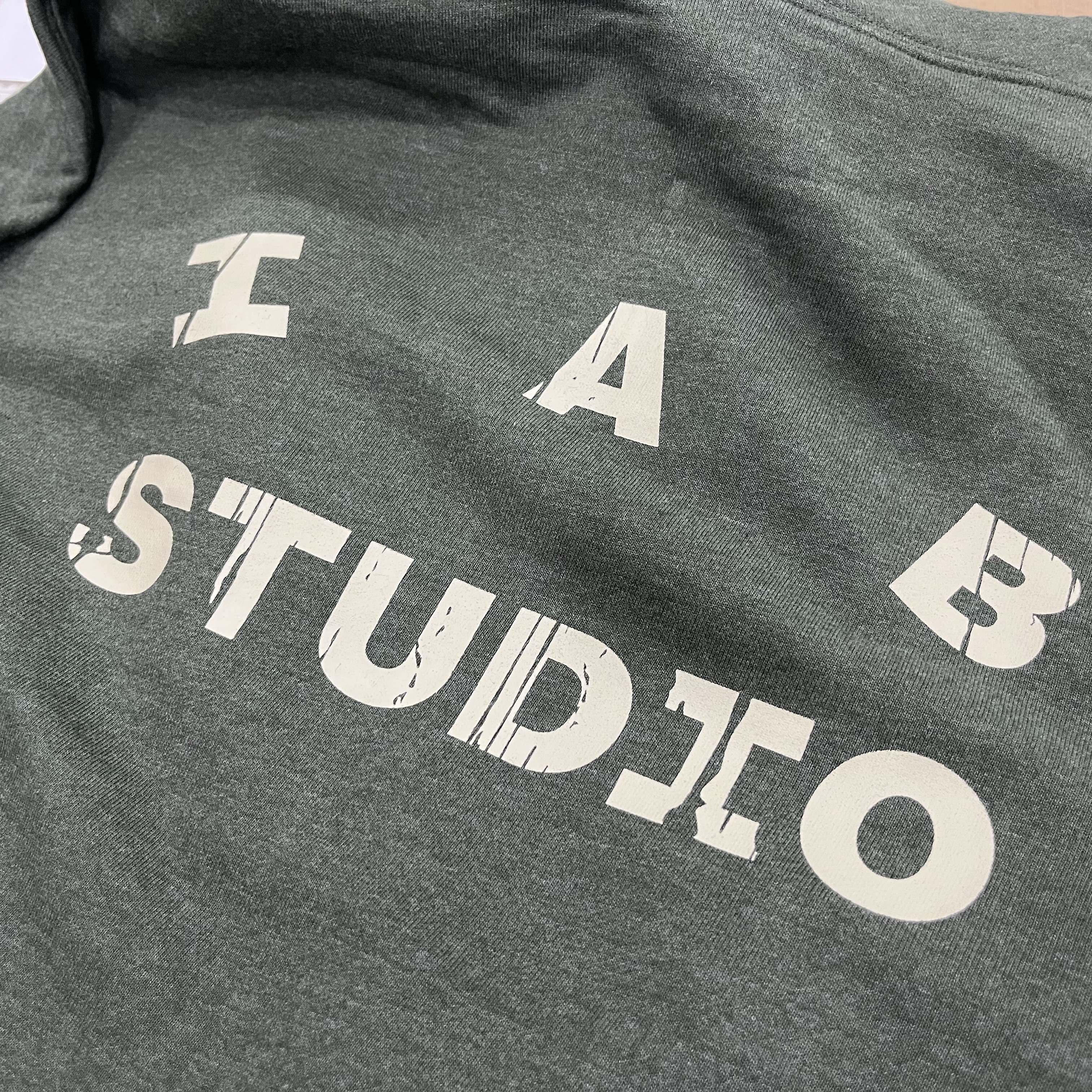 IAB Studio x D.P. Zip-Up Hoodie Dark Green 착용 스타일 - 2