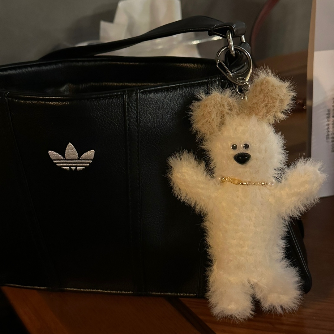Margesherwood Wood Keyring White 착용 스타일 - 2