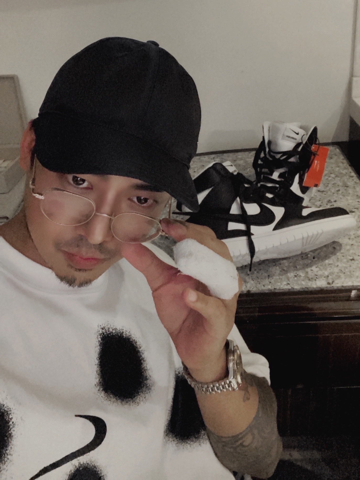 Nike x Sacai x Jean Paul Gaultier VaporWaffle Black White, Nike x Matthew M Williams NRG AW84 Cap Black 착용 스타일 - 4